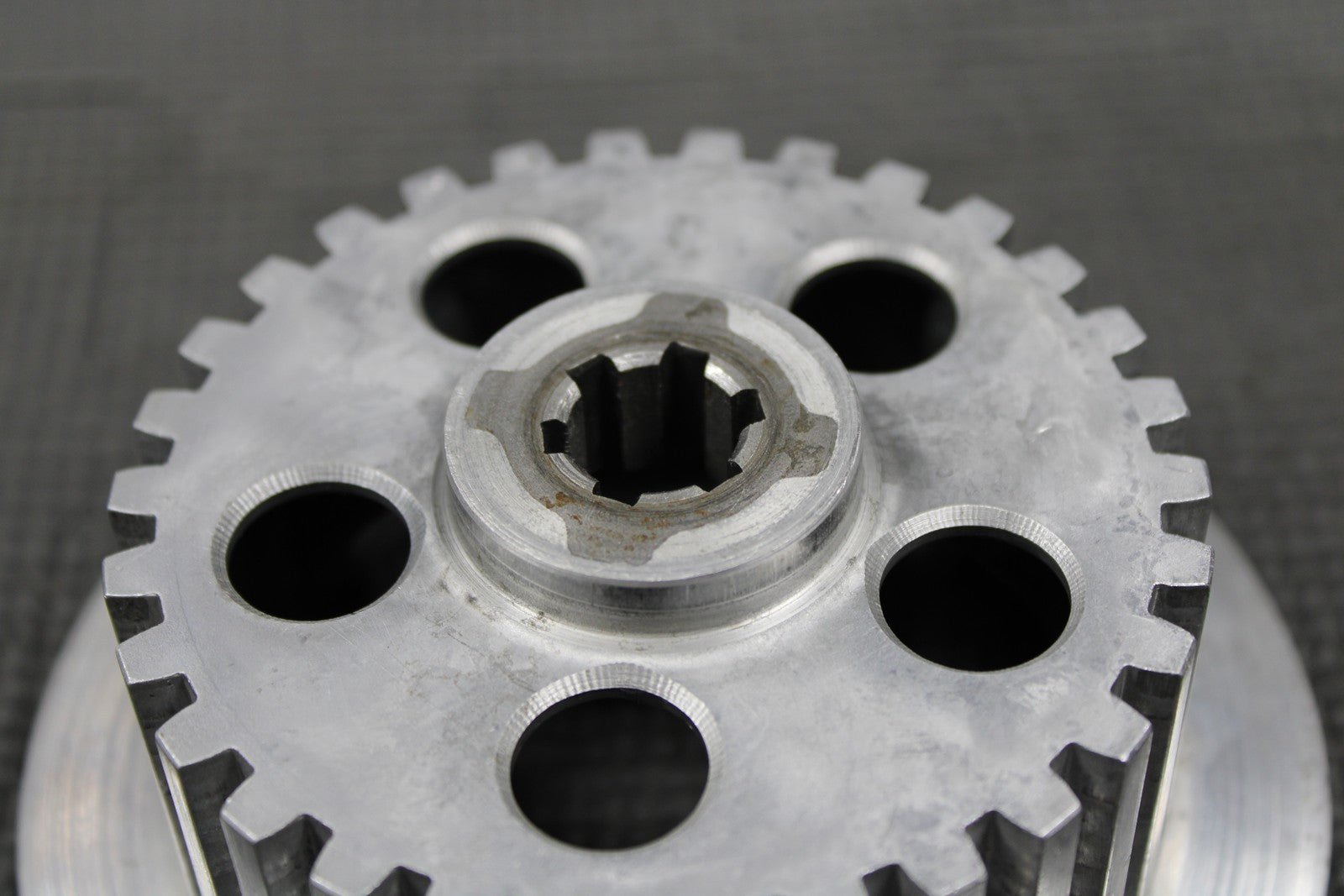 1992 90 - 93 KAWASAKI KX125 OEM CLUTCH BOSS CENTER HUB 13087 - 1120 1 - hggarage