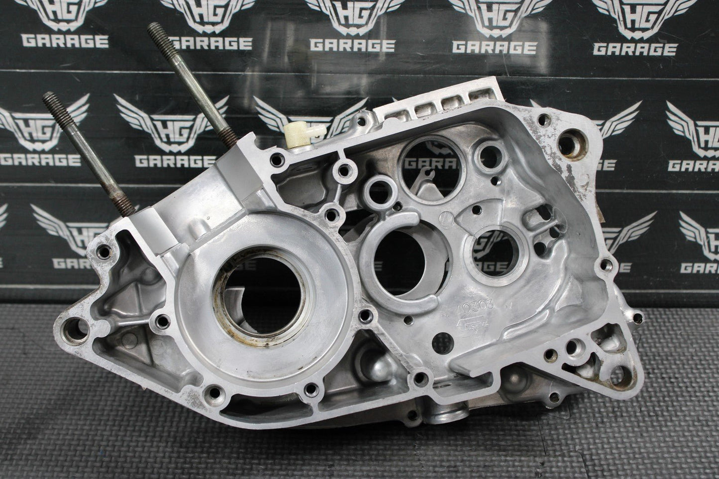 1997 YAMAHA RT100 OEM RIGHT ENGINE MOTOR CRANKCASE CRANK CASE BLOCK - hggarage