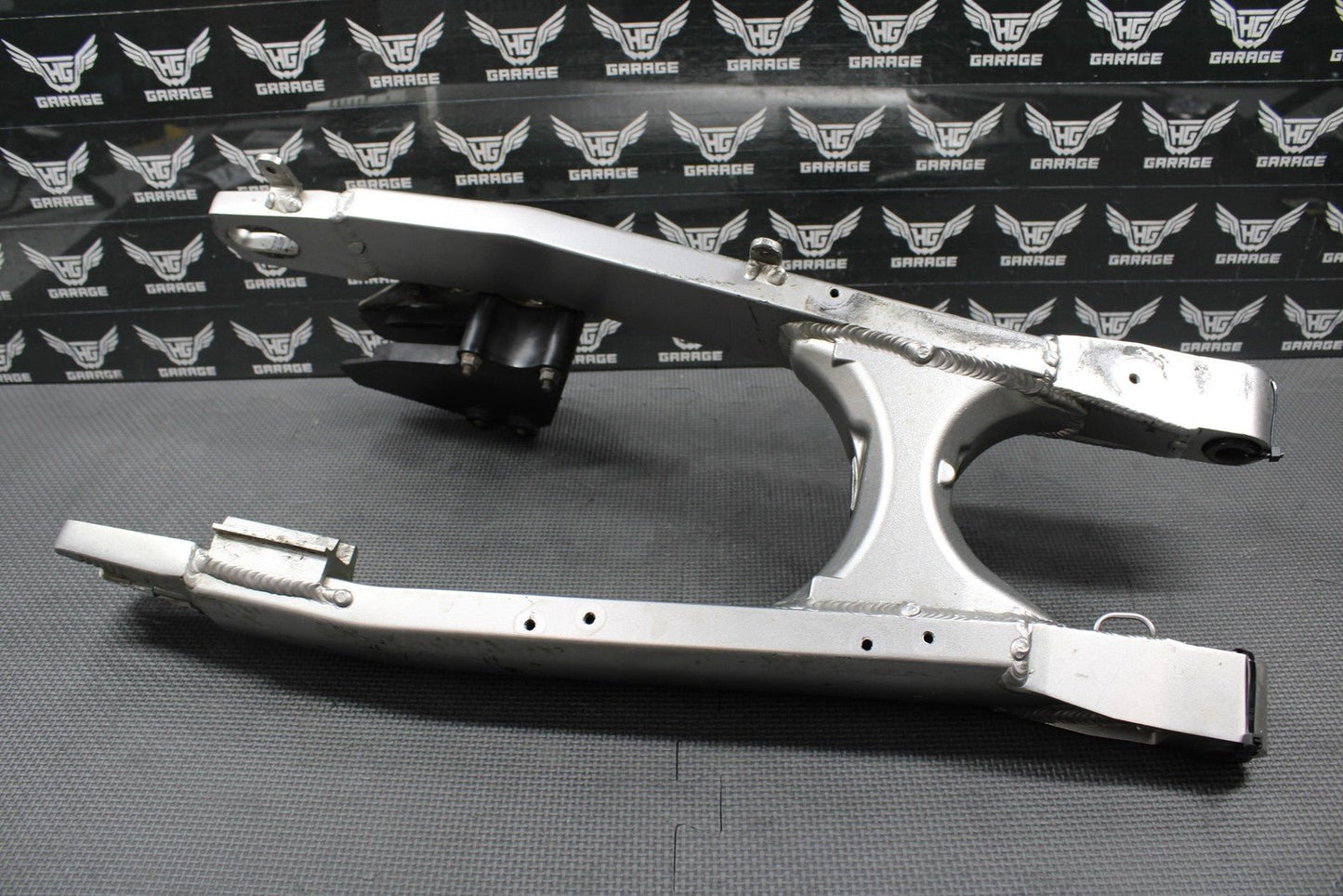 09 KAWASAKI 09 - 20 KLX250S KLX250SF KLX300 OEM SWINGARM SWING ARM SUSPENSION GOOD - hggarage