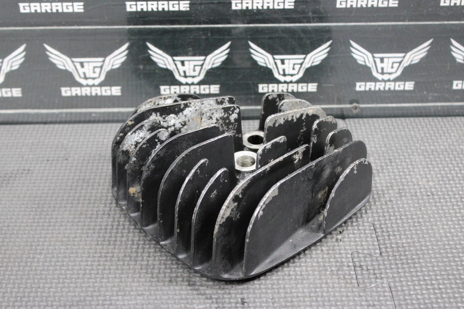 1997 YAMAHA 90 - 00 RT100 ENGINE MOTOR CYLINDER HEAD 1T9 - 11111 - 00 - 00 GOOD! - hggarage