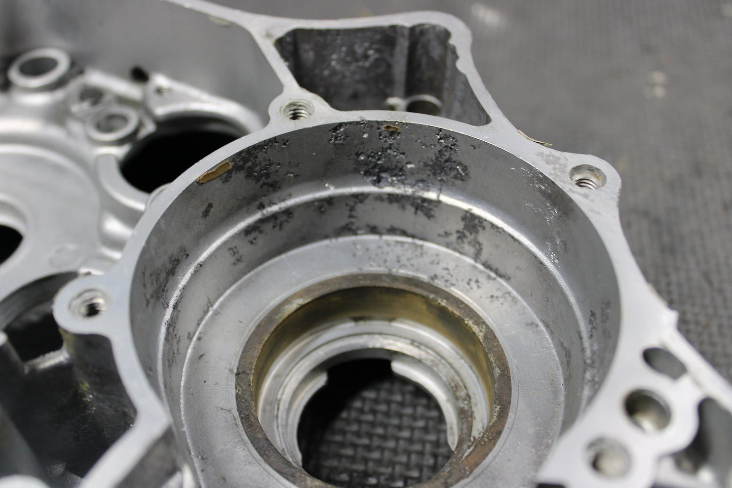 2001 KAWASAKI 01 - 05 KX100 KX85 OEM LEFT RIGHT ENGINE MOTOR CRANKCASE CRANK CASES - hggarage