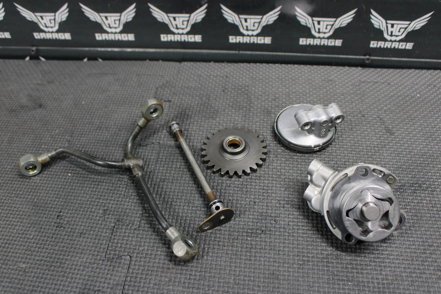 2002 Yamaha YZ400F YZ426F OEM Engine Motor Oil Pump Assembly Line Gear Strainer - hggarage