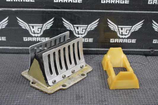 1997 KAWASAKI KX250 OEM INTAKE REED BLOCK ASSEMBLY 12021 - 1110 GOOD! - hggarage