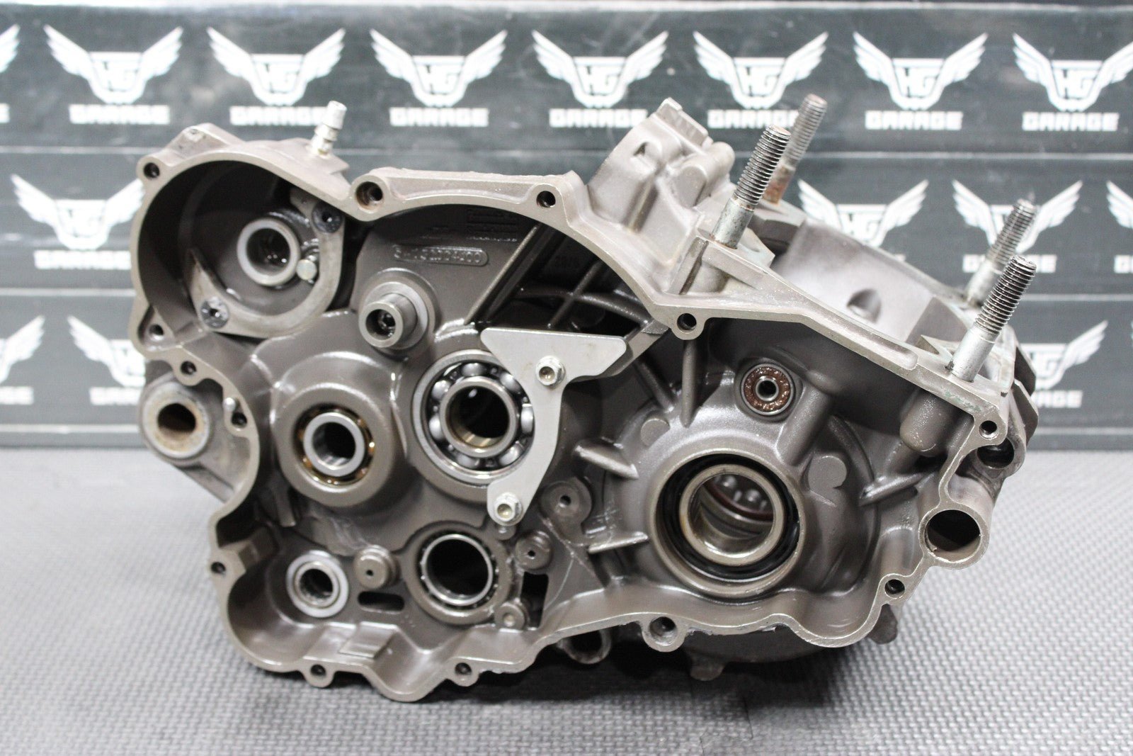 2000 KTM 250 EXC OEM LEFT RIGHT ENGINE MOTOR CRANKCASE CRANK CASES BLOCK - hggarage