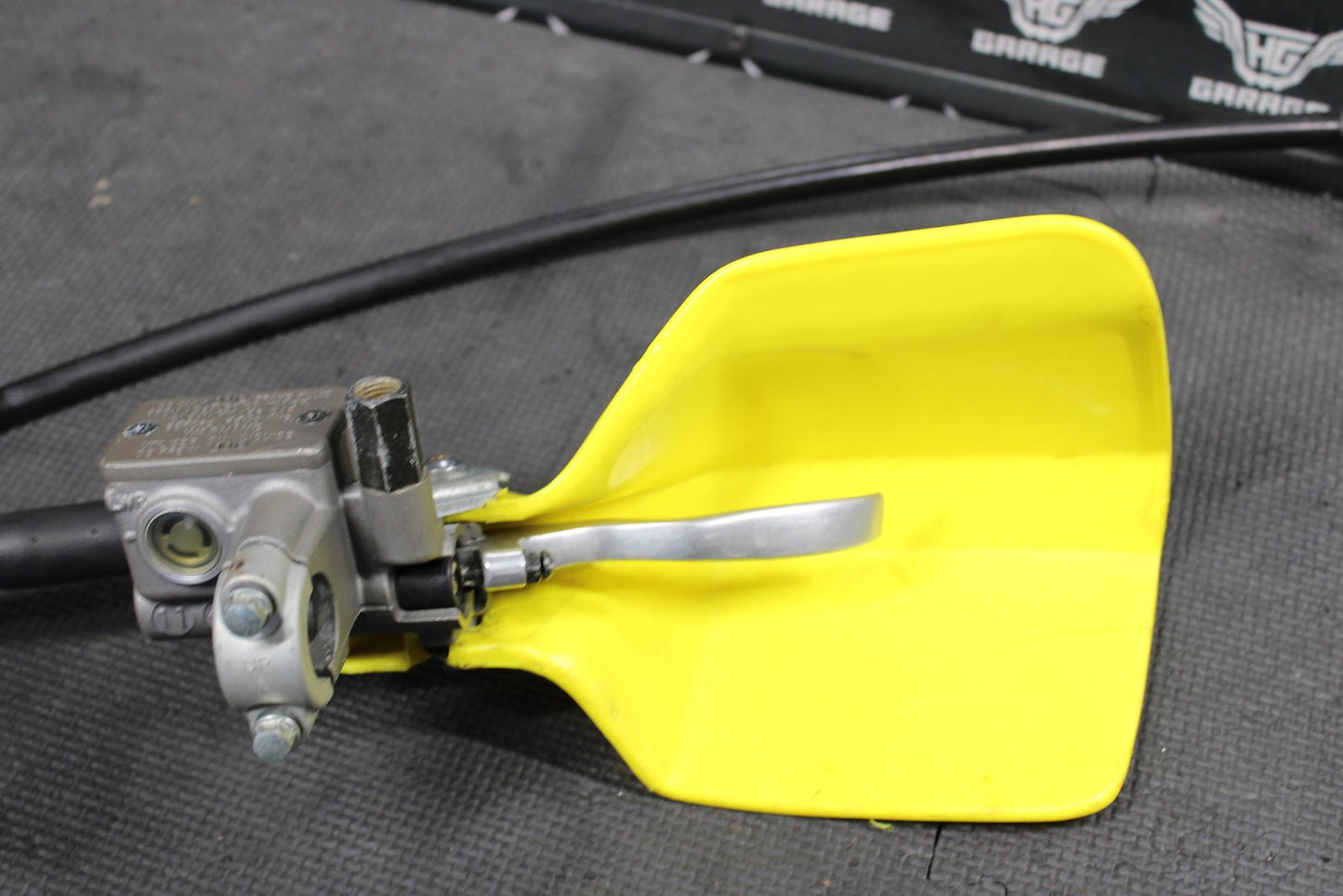 2004 SUZUKI DRZ250 OEM NISSIN FRONT BRAKE CALIPER MASTER CYLINDER ASSEMBLY - hggarage