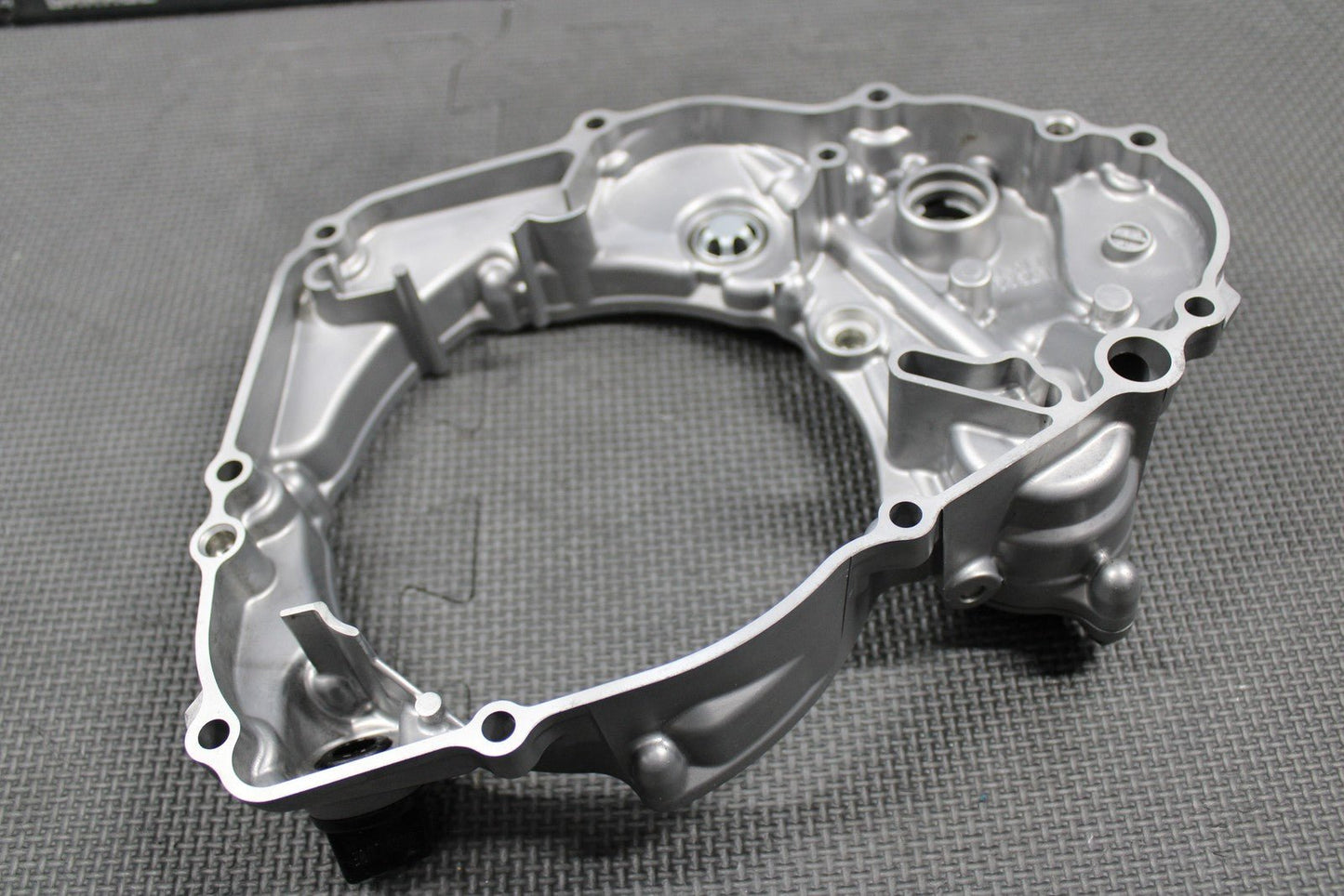 2020 YAMAHA YZ250F YZ250FX OEM RIGHT CASE INNER CLUTCH COVER B7B - 15431 - 00 - 00 - hggarage