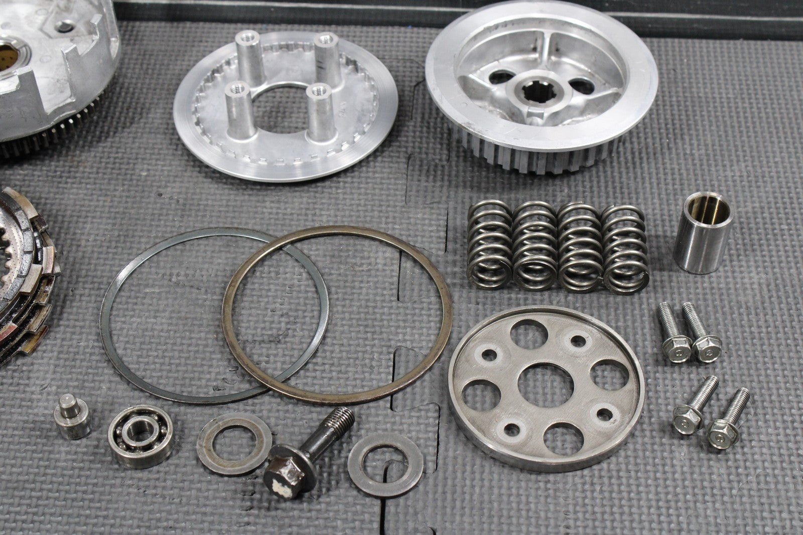 2008 Kawasaki KLX140 OEM Complete Clutch W Plates Basket Hub 13086 - 1070 - hggarage
