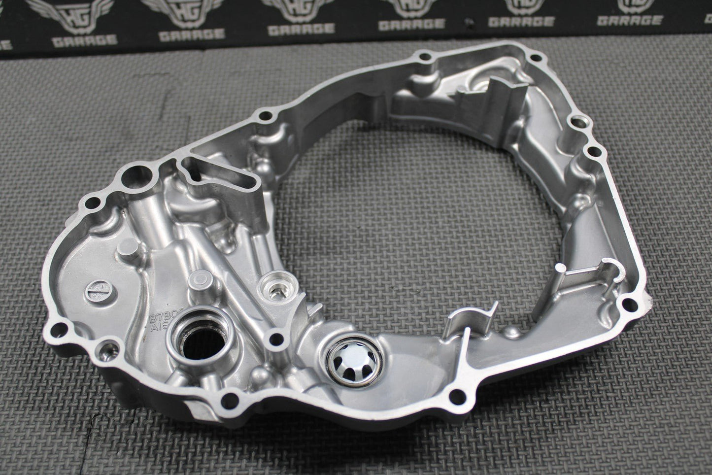 2020 YAMAHA 19 - 22 YZ250F OEM RIGHT CASE INNER CLUTCH COVER B7B - 15431 - 00 - 00 GOOD! - hggarage