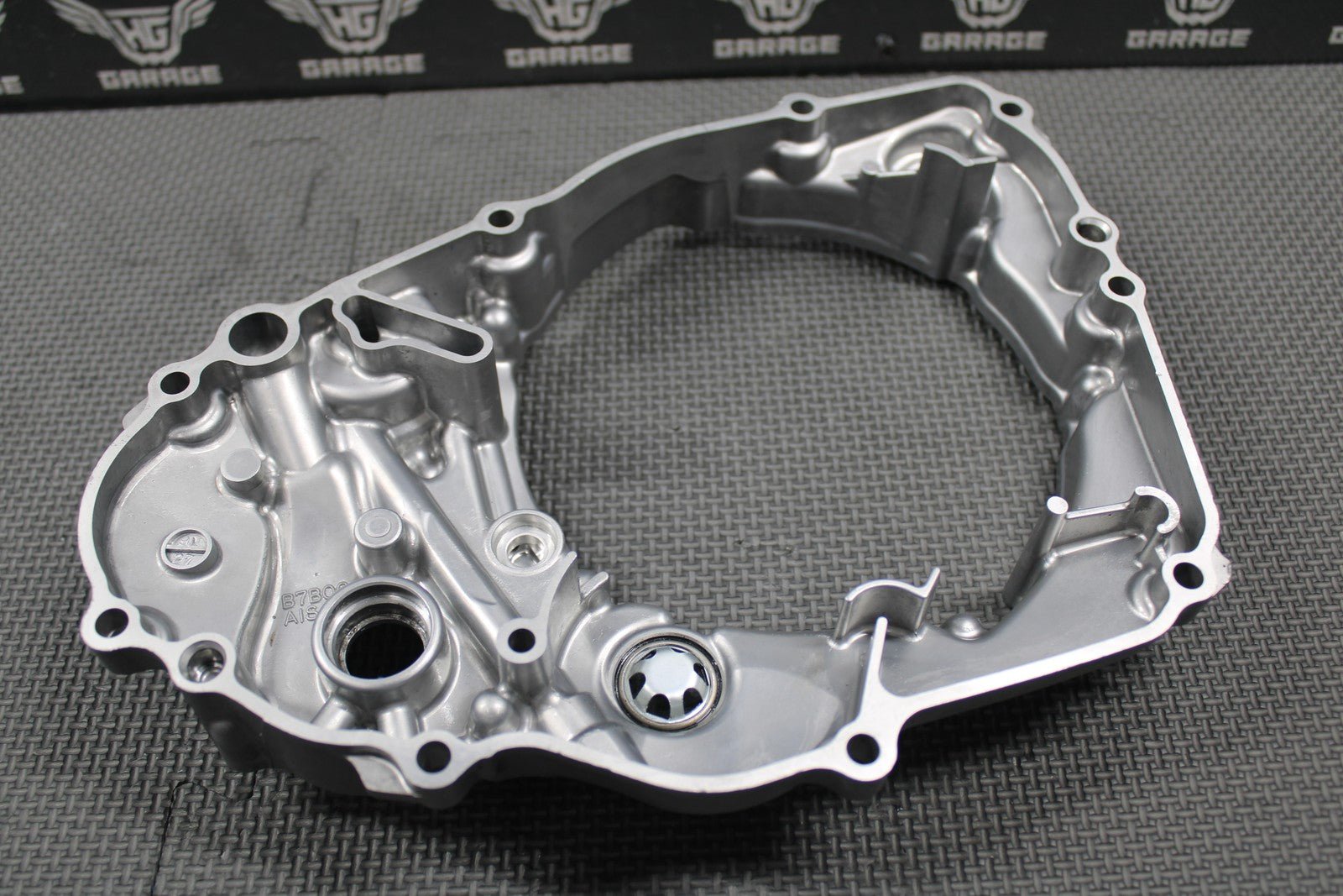 2020 YAMAHA 19 - 22 YZ250F OEM RIGHT CASE INNER CLUTCH COVER B7B - 15431 - 00 - 00 GOOD! - hggarage