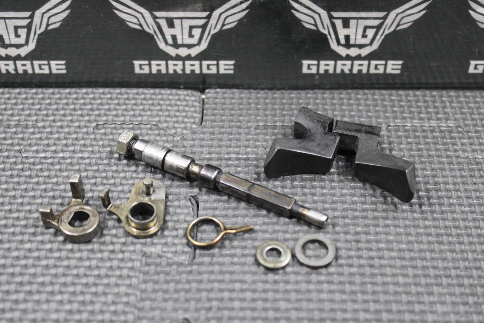 2000 2001 HONDA CR125R OEM EXHAUST POWERVALVE FLAP VALVE SET SHAFT 06140 - KZ4 - A90 - hggarage