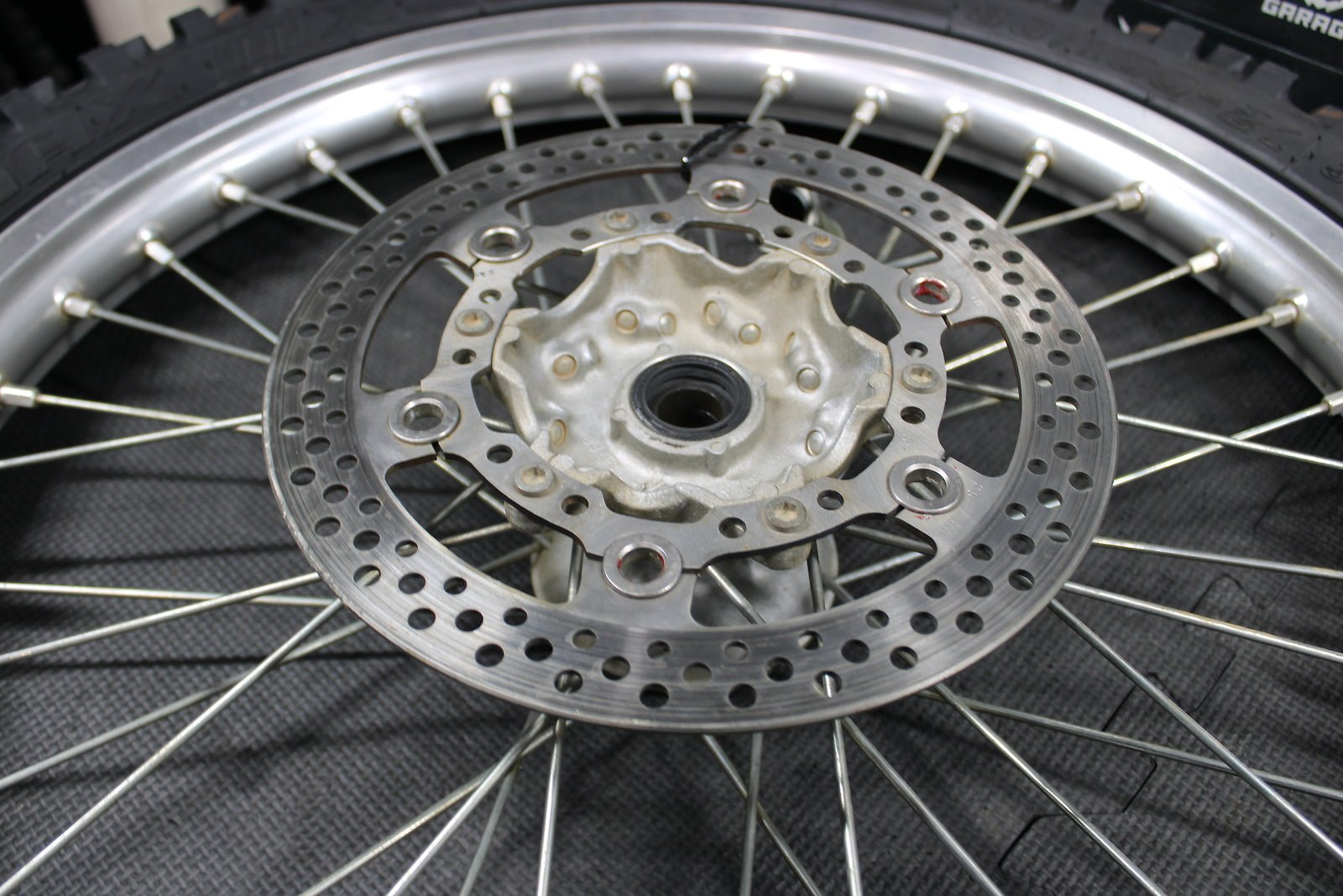 2004 Suzuki RM250 OEM Excel 21" Front Wheel Rim Hub 54111 - 36E00 55311 - 28C01 - hggarage