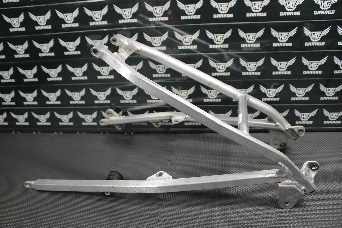 2002 YAMAHA YZ250F OEM REAR BACK SUB FRAME SUBFRAME SEAT RAIL 5SF - 21190 - 00 - 00 - hggarage