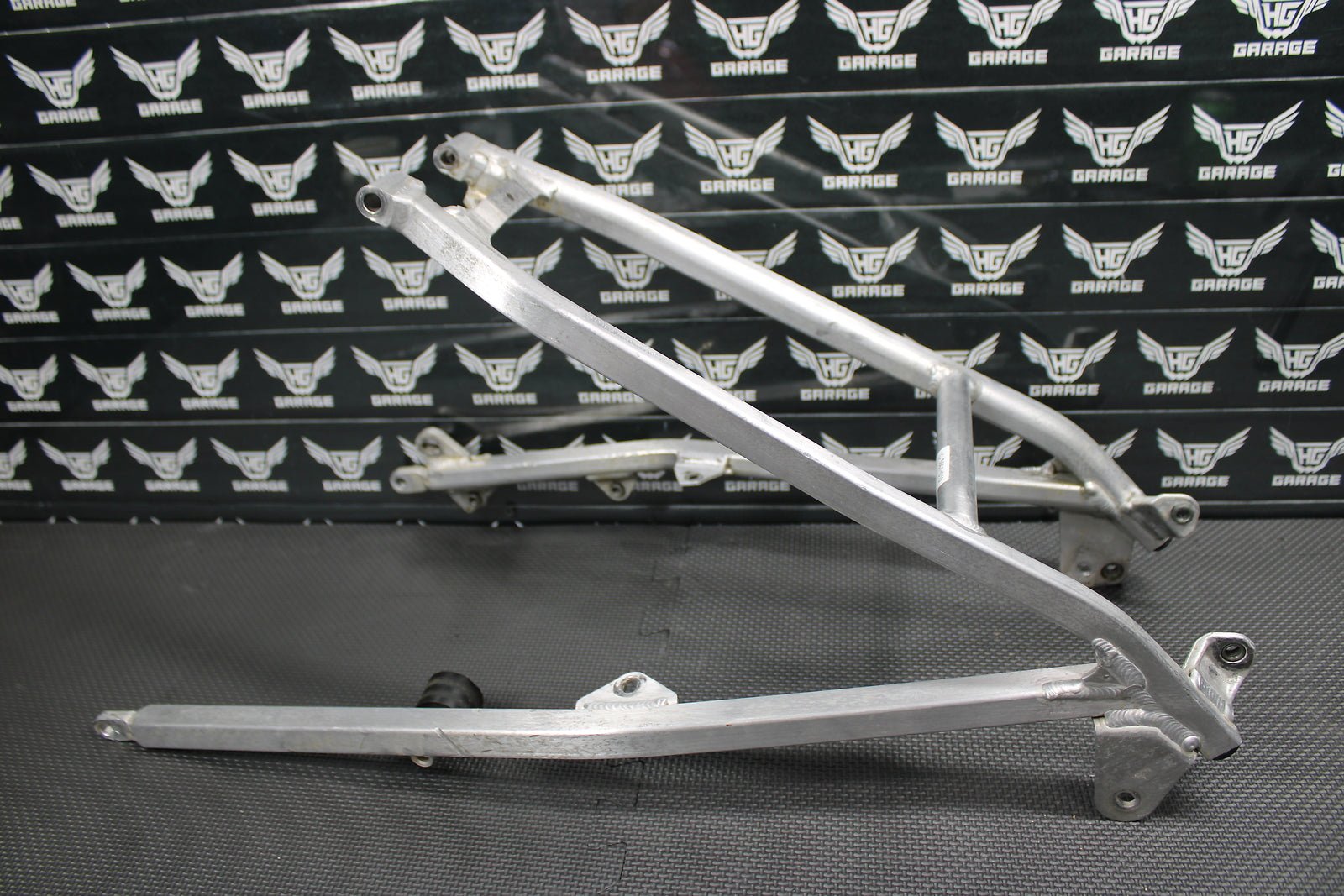 2002 YAMAHA YZ250F OEM REAR BACK SUB FRAME SUBFRAME SEAT RAIL 5SF - 21190 - 00 - 00 - hggarage