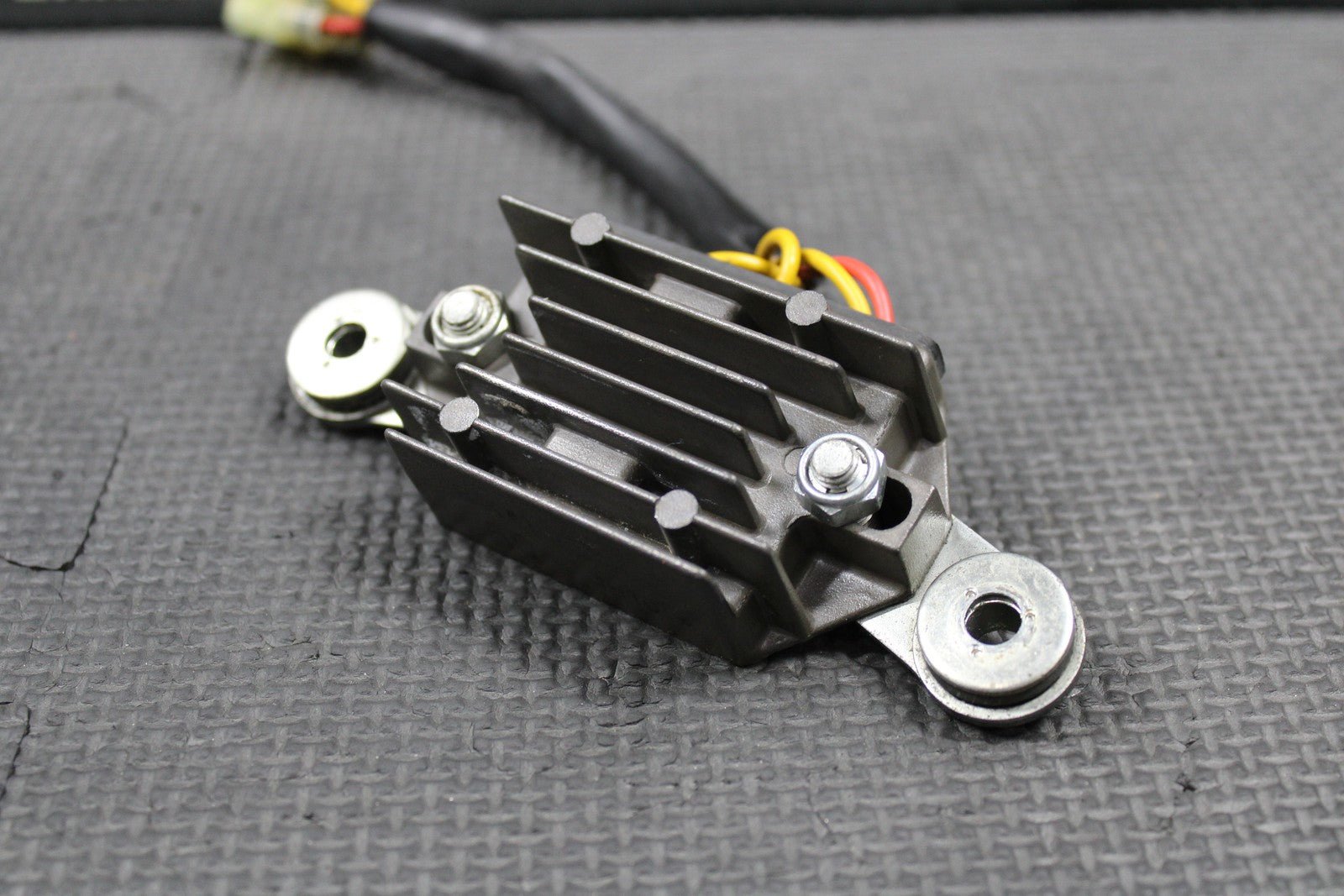 2012 KAWASAKI KX450F OEM RECTIFIER VOLTAGE REGULATOR WIRING 21066 - 0711 GOOD! - hggarage