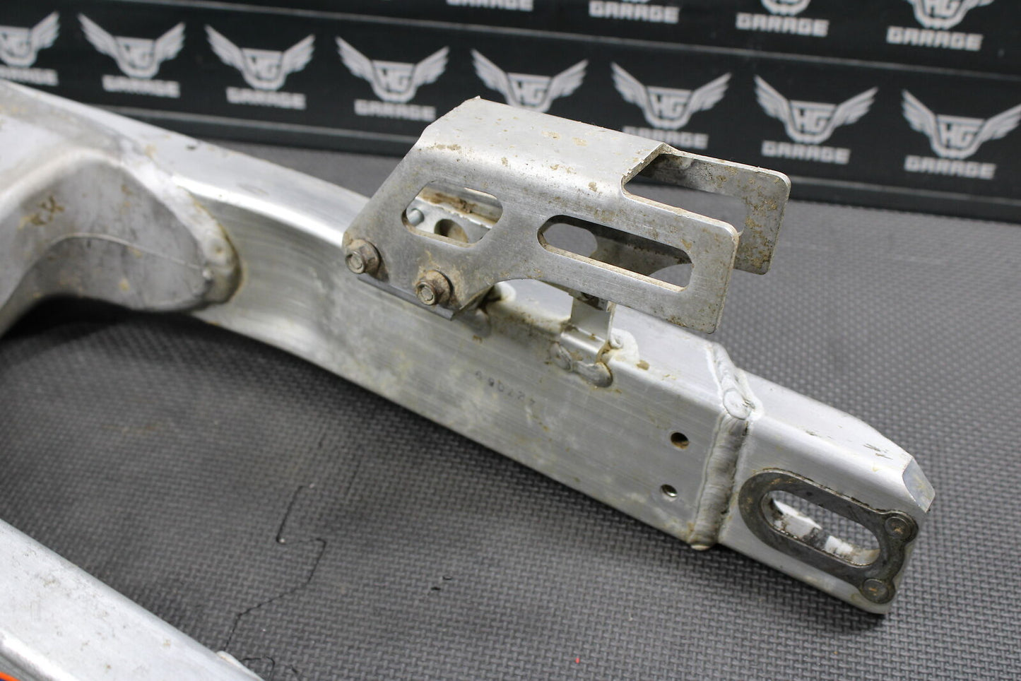 1997 HONDA CR125R OEM SWINGARM SWING ARM SUSPENSION 52200-KZ4-B00