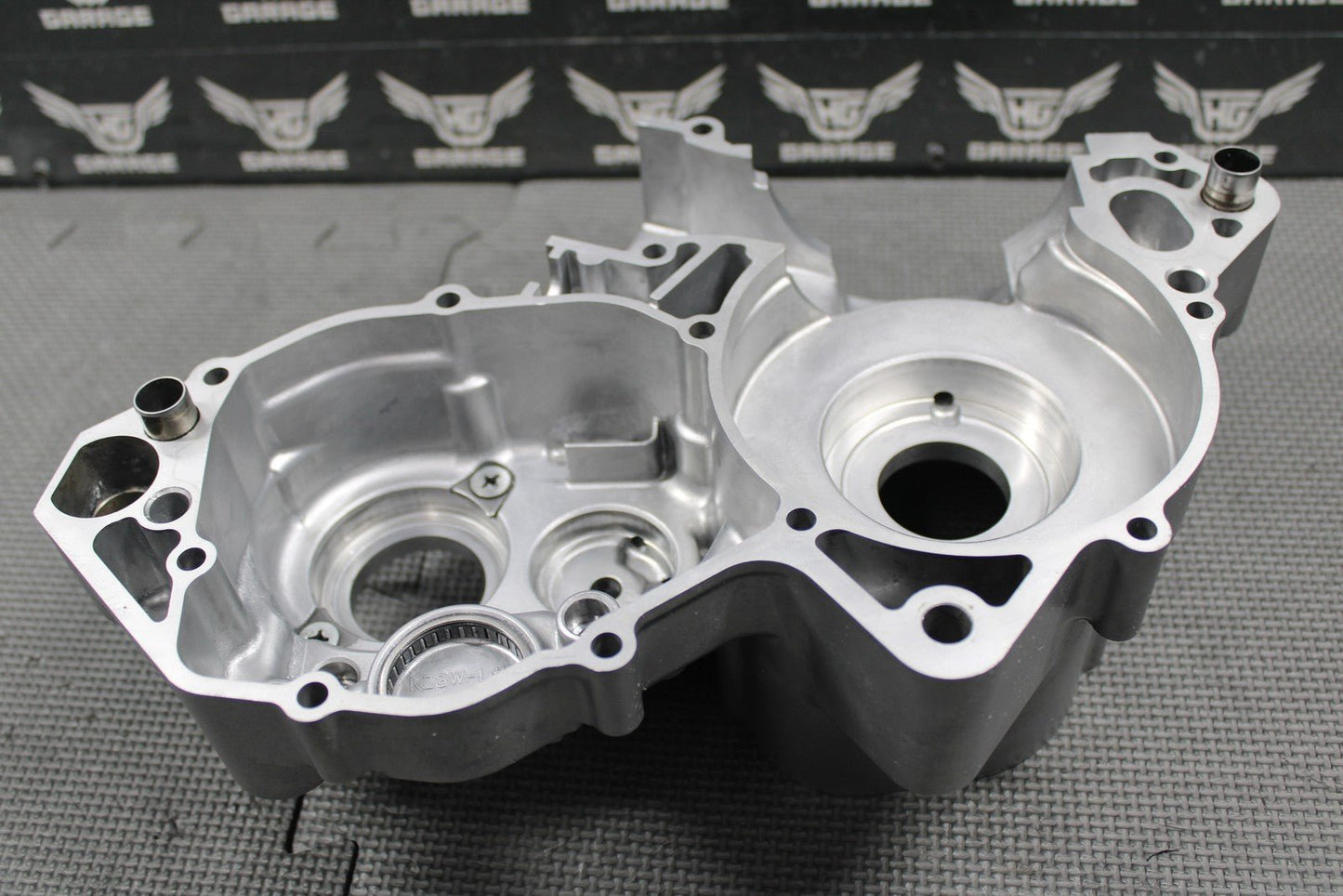2003 HONDA CR250R OEM LEFT ENGINE CRANKCASE CRANK CASE BLOCK 04922 - KZ3 - L31 NICE! - hggarage