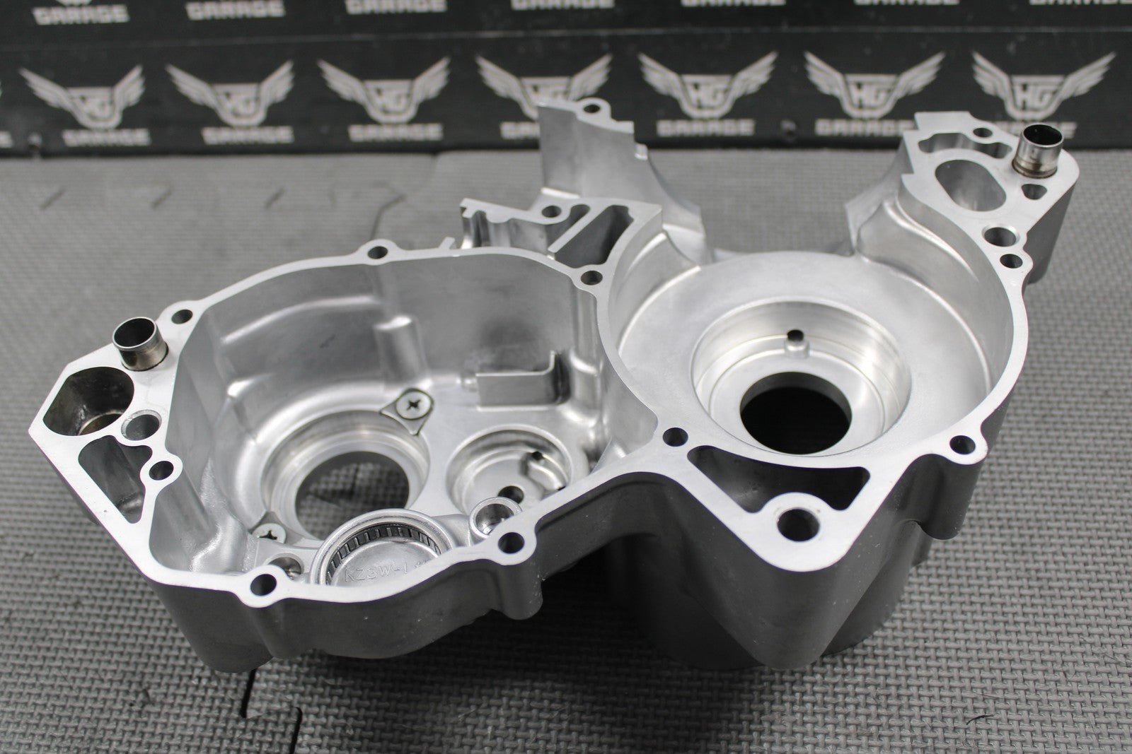 2003 HONDA CR250R OEM LEFT ENGINE CRANKCASE CRANK CASE BLOCK 04922 - KZ3 - L31 NICE! - hggarage