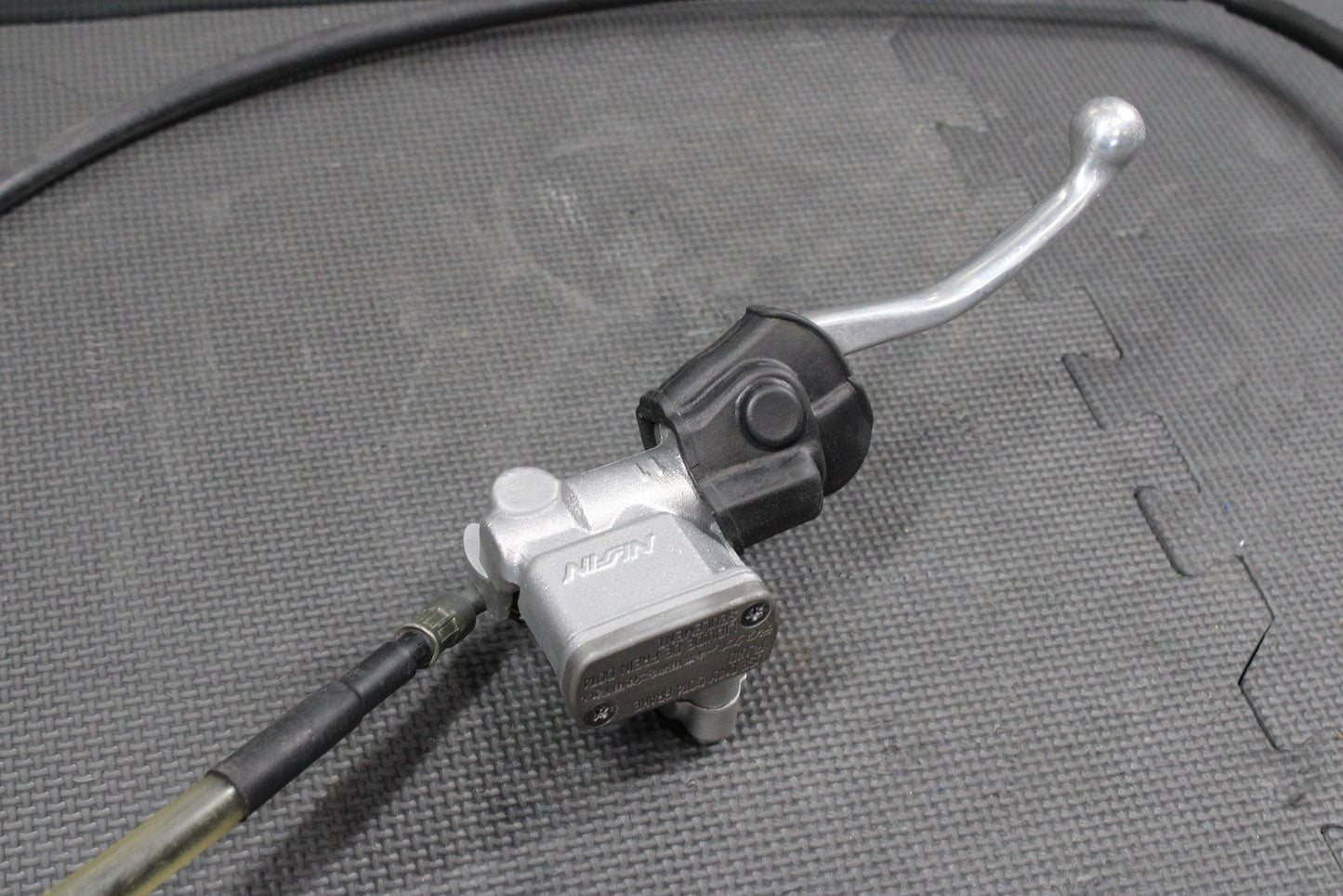2000 SUZUKI 00 - 04 DRZ400 OEM FRONT BRAKE CALIPER MASTER CYLINDER W HOSE LEVER - hggarage