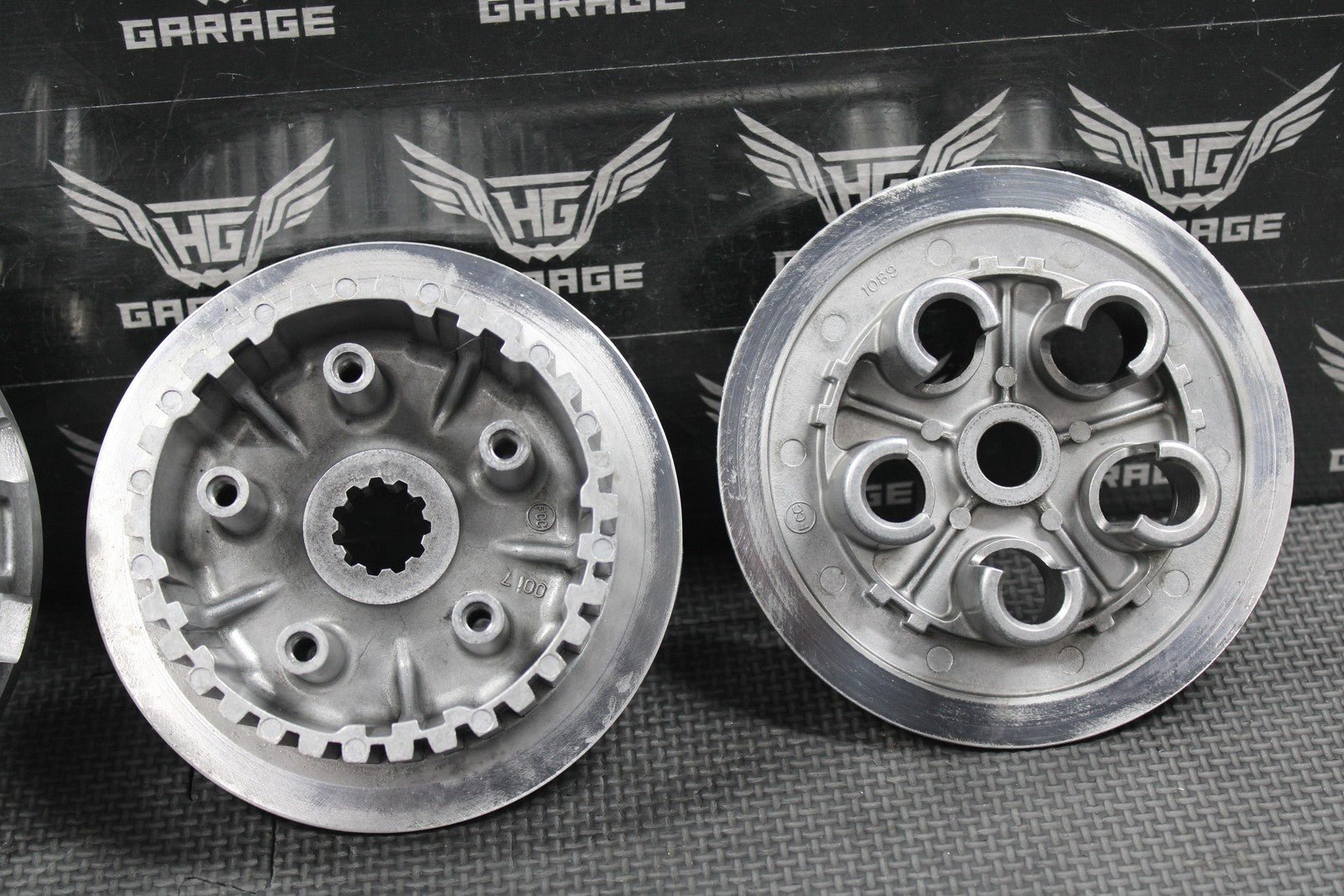 2007 KAWASAKI KX250F OEM COMPLETE CLUTCH W PLATES BASKET HUB 13095 - 0049 NICE! - hggarage