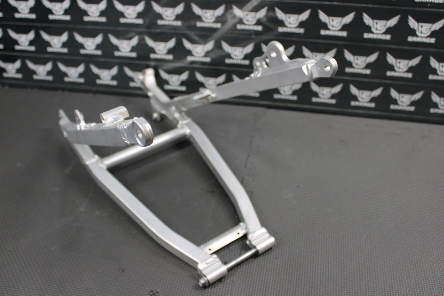 2009 YAMAHA YZ450F OEM REAR BACK SUB FRAME SUBFRAME - hggarage