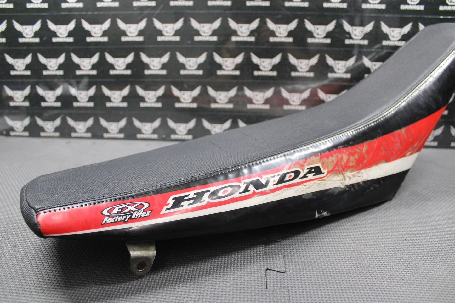 2001 HONDA CR125R CR250R OEM SEAT SADDLE FACTORY EFFEX COVER 77100 - KZ3 - J30 - hggarage