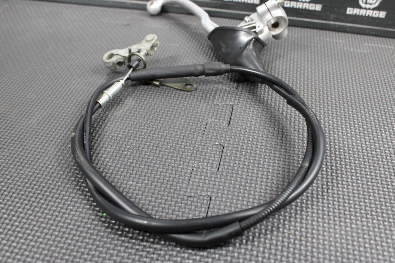 2005 SUZUKI DR200SE OEM CLUTCH CABLE LINE W LEVER & PERCH CABLE COMPLETE NICE - hggarage
