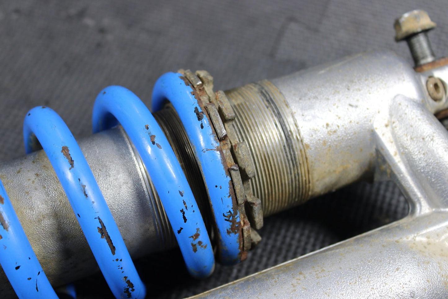 1991 Kawasaki KDX250 OEM Rear Back Shock Absorber Suspension 45014 - 1498 - W1 - hggarage