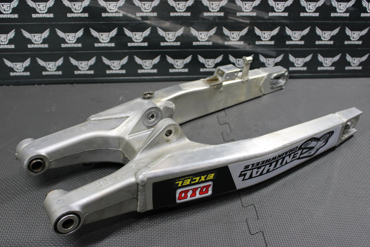 2007 HONDA CRF250R OEM SWINGARM SWING ARM SUSPENSION 52200-KRN-J00