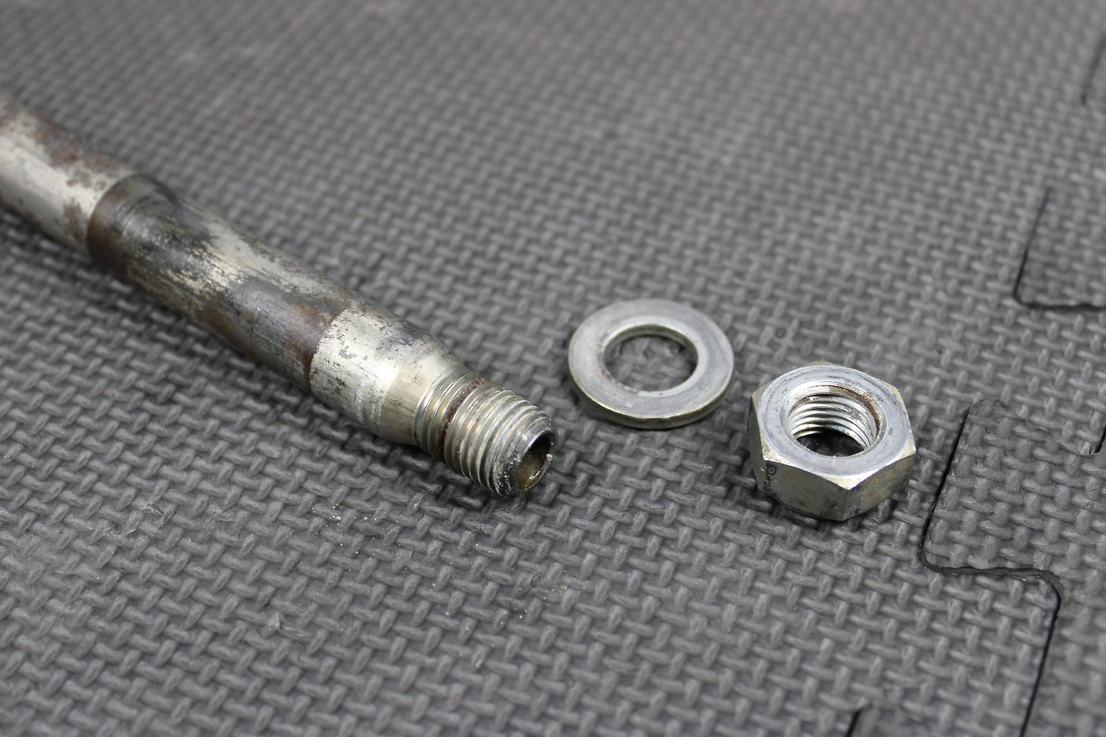 2007 Honda CRF250R OEM Rear Back Swingarm Bolt Suspension Pivot Axle 52101 - KZ4 - J - hggarage