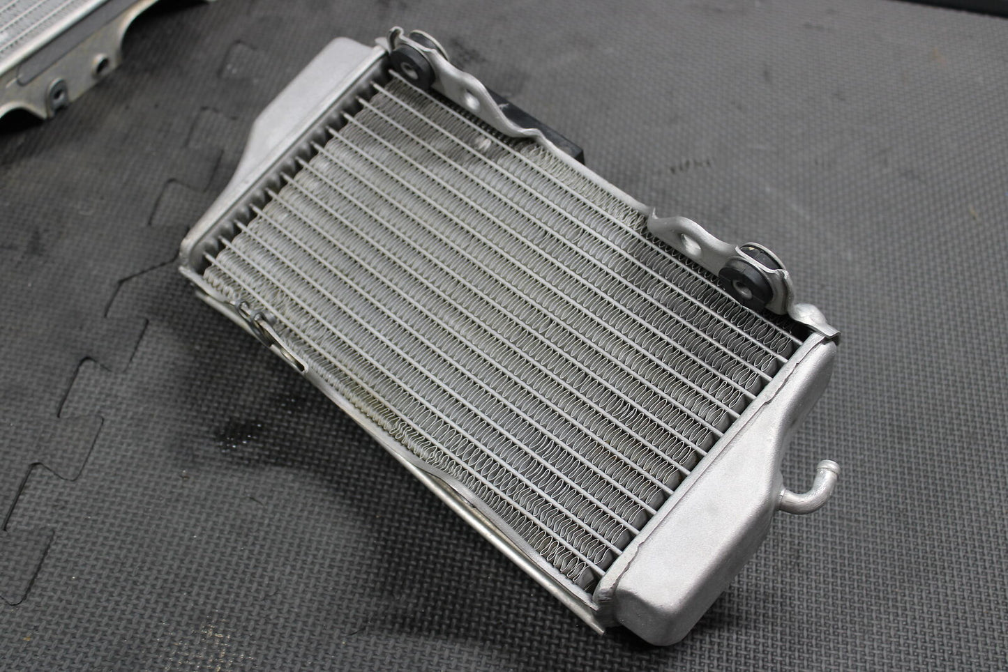 2003 HONDA CRF450R OEM ENGINE MOTOR COOLING COOLER RADIATOR NICE! 19010-MEB-631