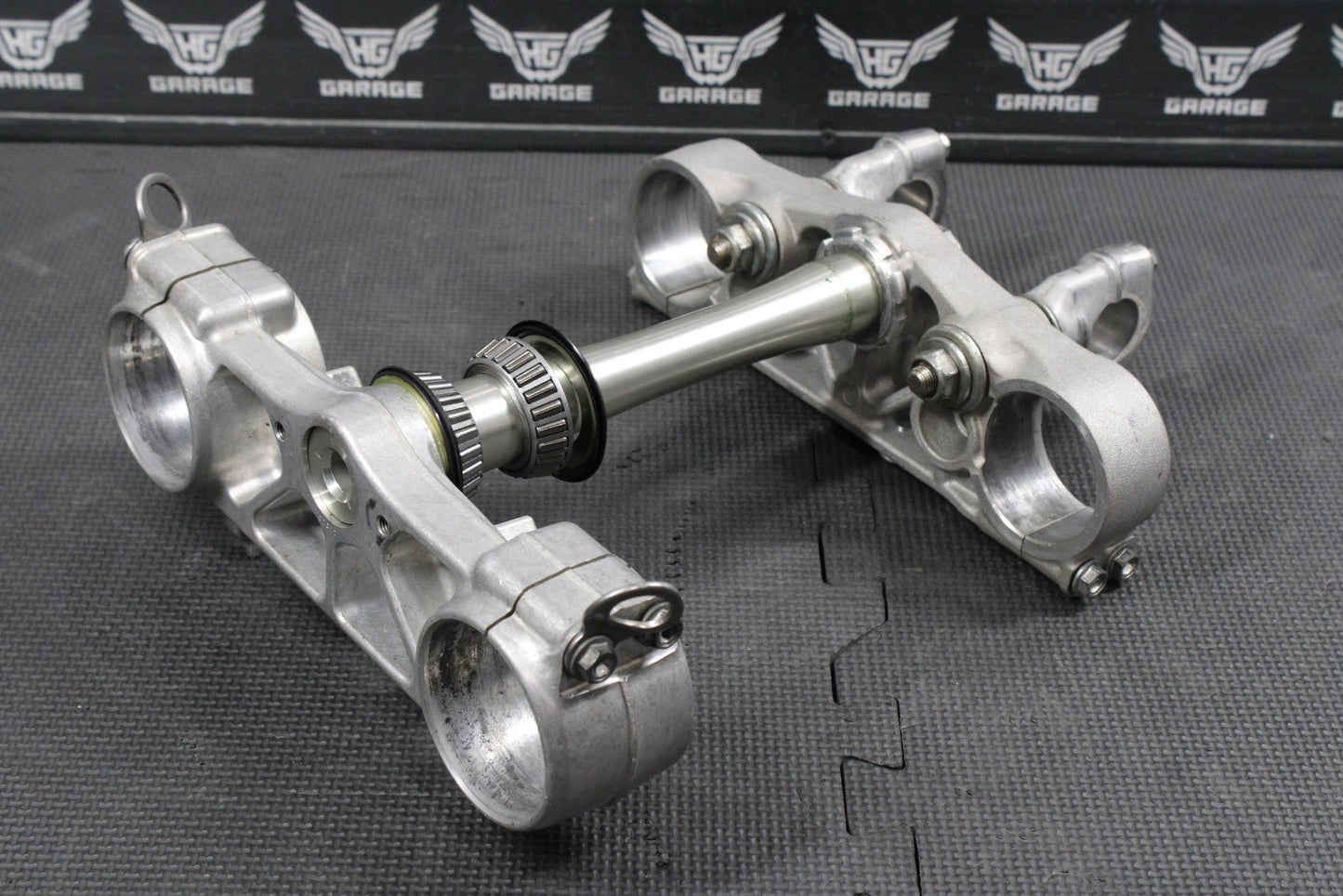 2023 HONDA CRF250R OEM FRONT FORKS LOWER UPPER TRIPLE TREE STEM CLAMP FRONT FORK - hggarage