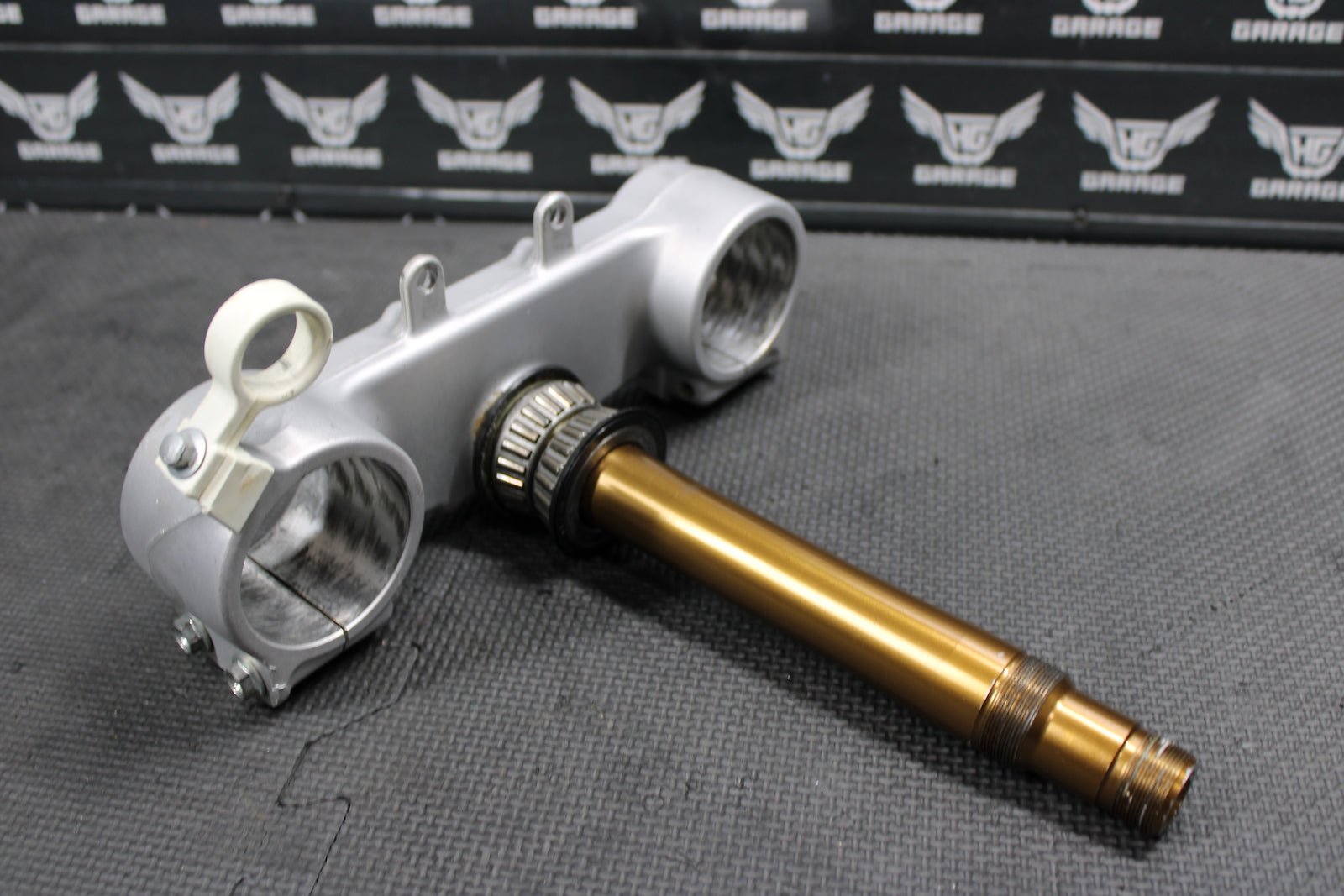 2006 Suzuki 05 - 07 RMZ450 OEM Front Fork Clamp Lower Triple Tree Stem 51410 - 35G00 - hggarage