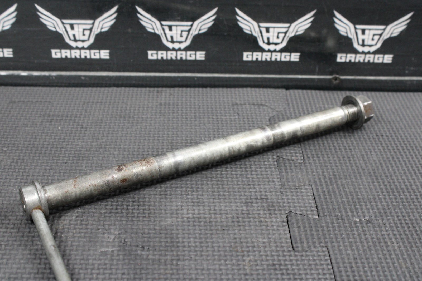 1986 86 - 89 KAWASAKI KDX200 OEM FRONT WHEEL RIM AXLE PIVOT BOLT 41068 - 1210 - hggarage