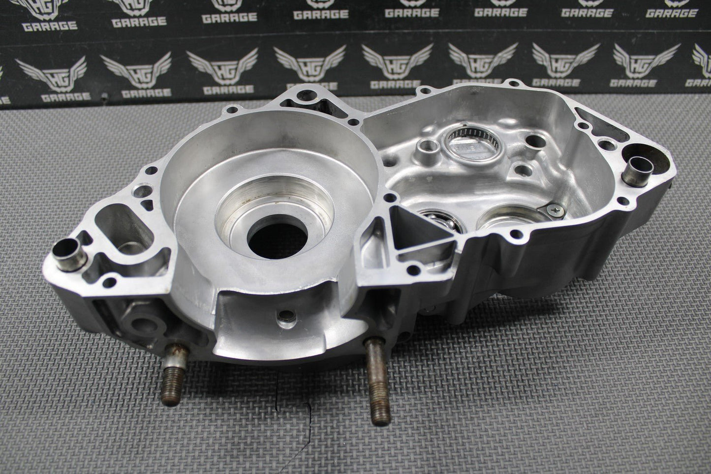 2000 2001 HONDA CR250R OEM LEFT ENGINE CRANKCASE CRANK CASE 11200 - KZ3 - P00 NICE!! - hggarage