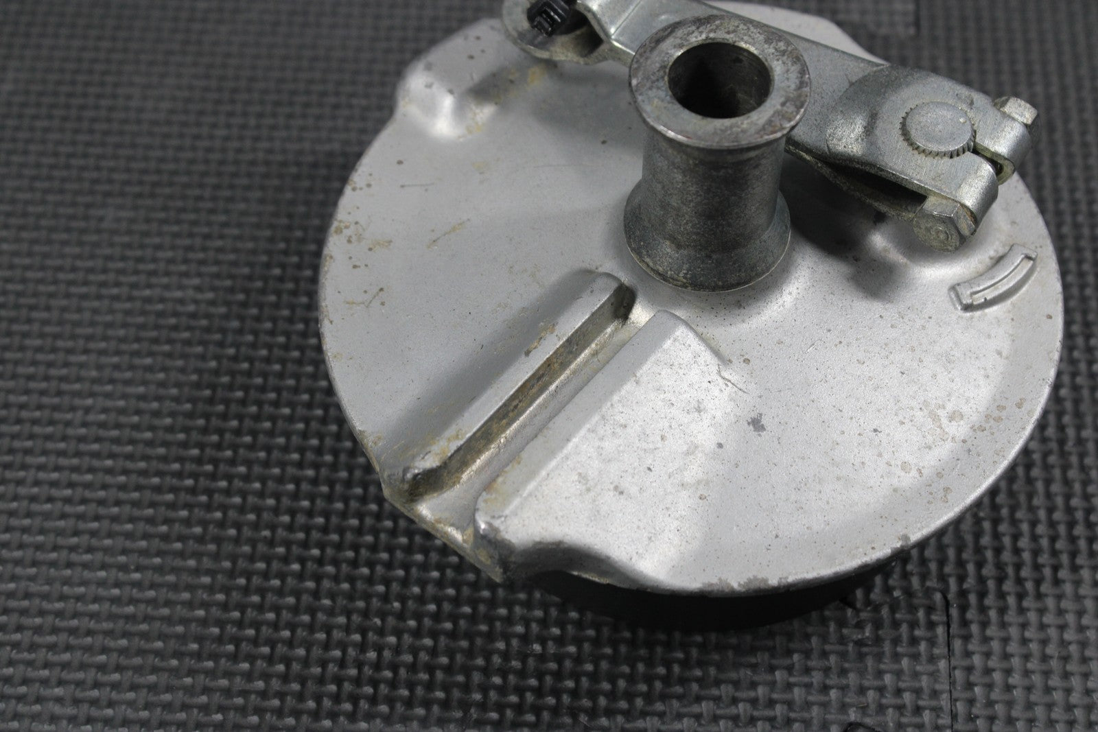 1987 YAMAHA TW200 OEM REAR BACK BRAKE DRUM ASSEMBLY GOOD! - hggarage