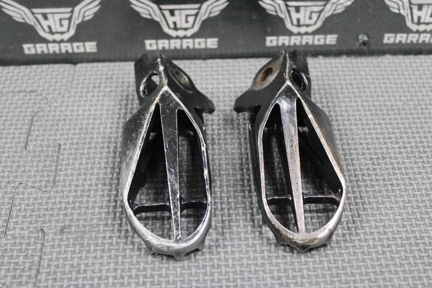 2006 HONDA CRF450X CR125 CR250R OEM RIGHT LEFT FOOT REST PEGS PEDALS FOOTPEGS - hggarage