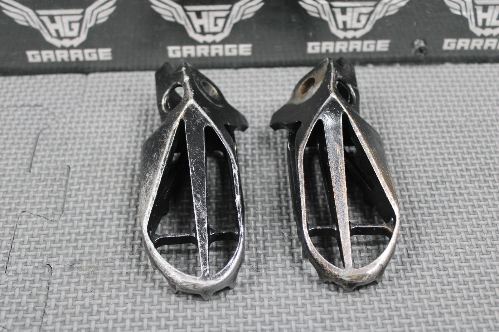 2006 HONDA CRF450X CR125 CR250R OEM RIGHT LEFT FOOT REST PEGS PEDALS FOOTPEGS - hggarage