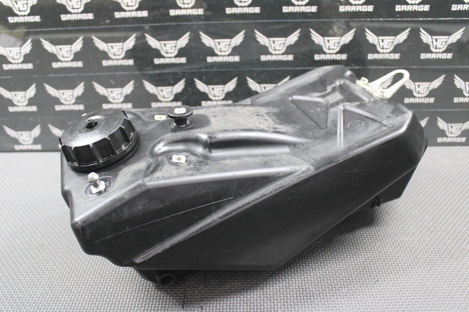 2020 YAMAHA 19 - 22 YZ250F YZ450F OEM GAS FUEL TANK CELL RESERVOIR BR9 - 24110 - 00 - 00 - hggarage