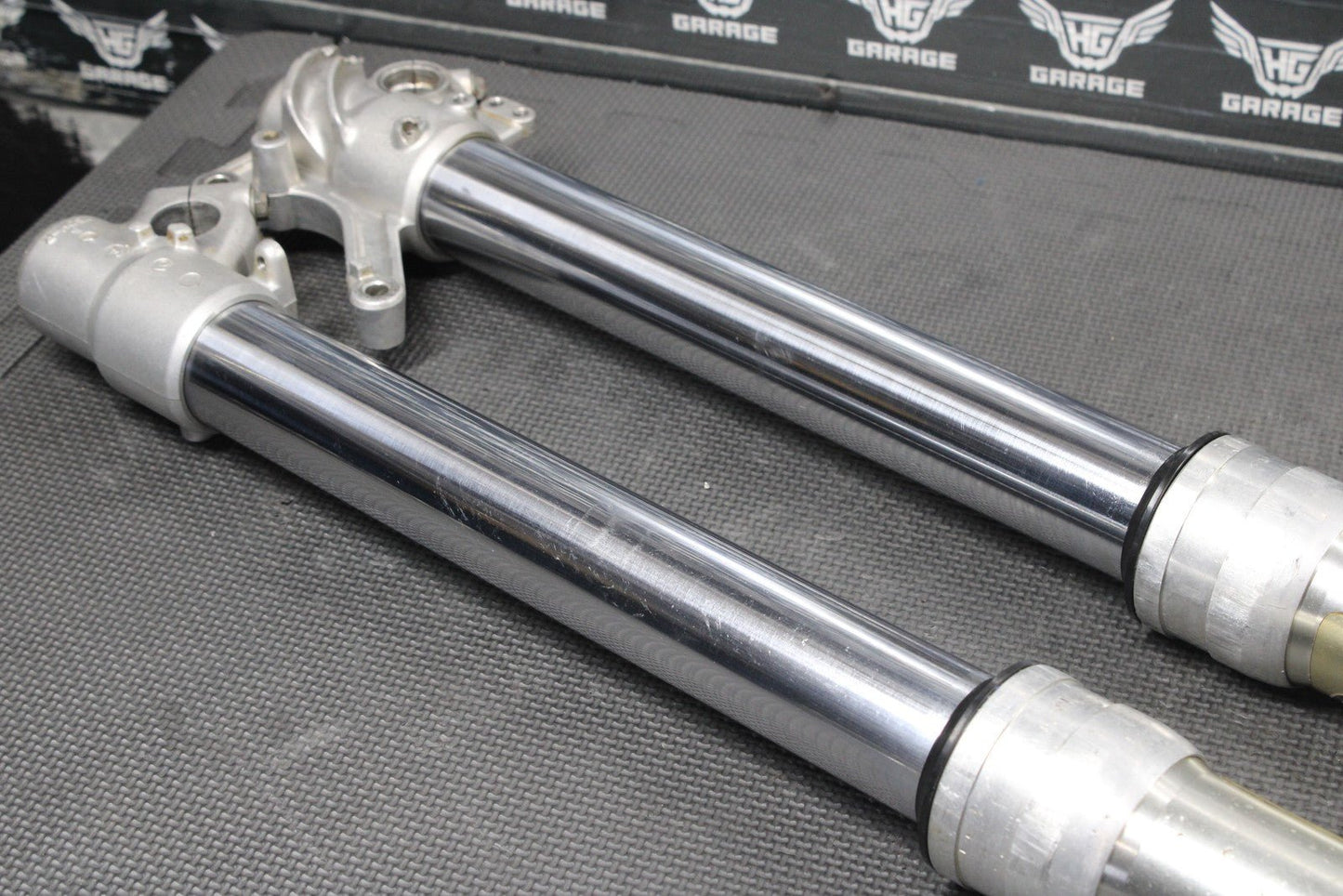 2002 YAMAHA YZ250 OEM RIGHT LEFT FRONT SUSPENSION FORKS SHOCKS 5NX - 23102 - 00 - 00 - hggarage