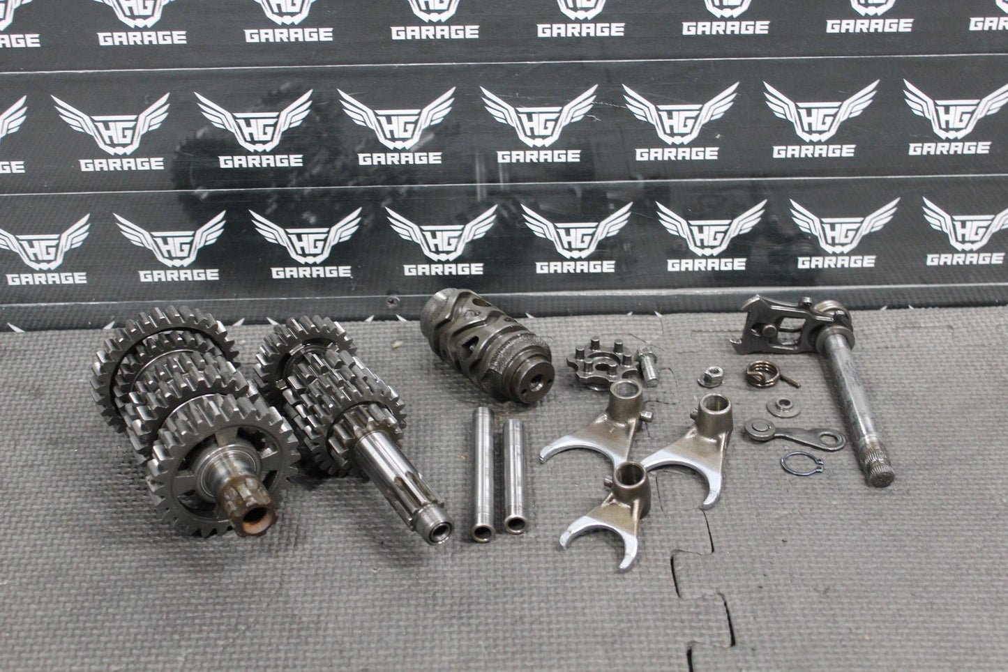 1994 KAWASAKI KX125 OEM ENGINE TRANSMISSION TRANNY ASSEMBLY GEARS 13127 - 1229 - hggarage