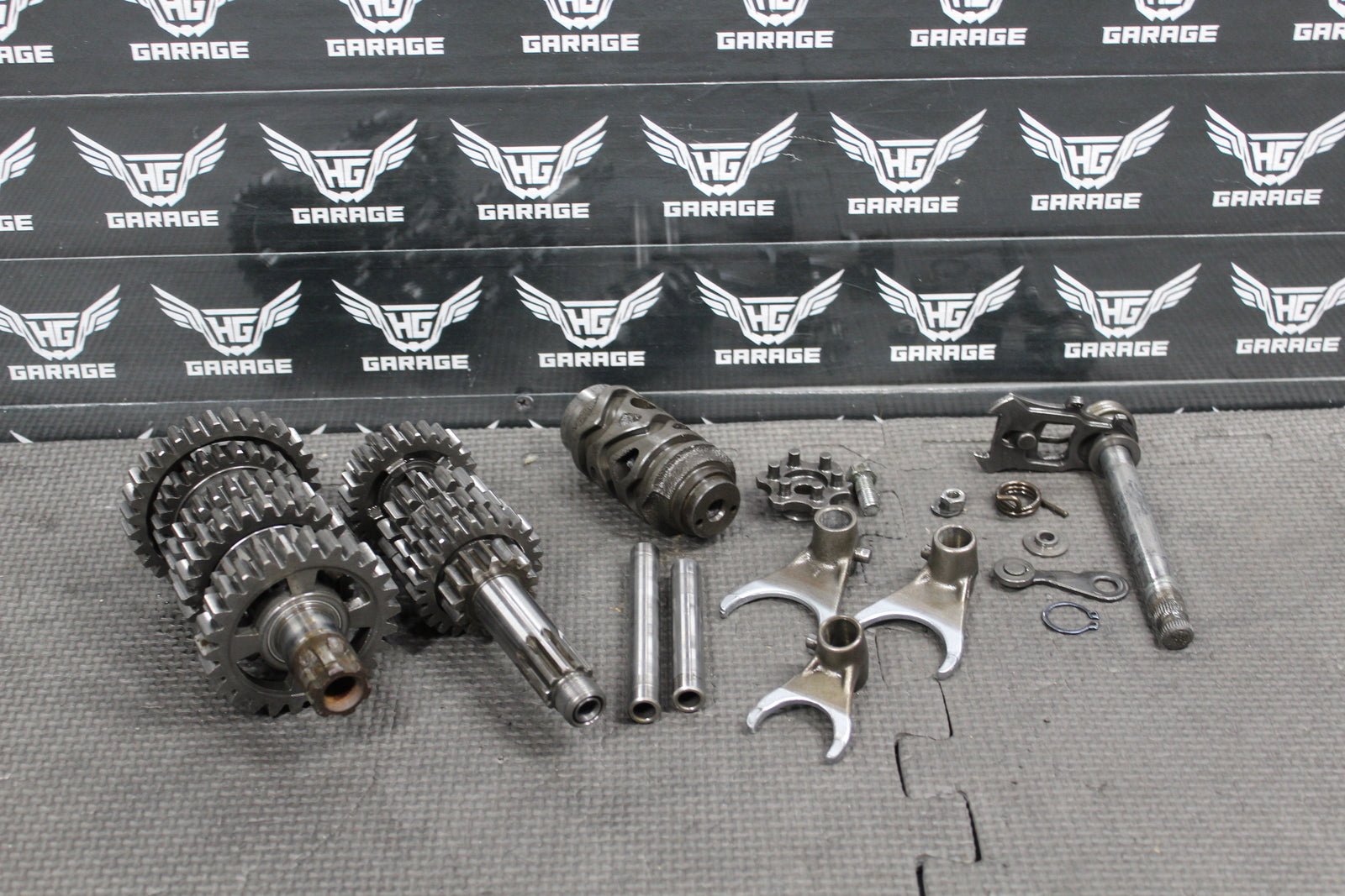 1994 KAWASAKI KX125 OEM ENGINE TRANSMISSION TRANNY ASSEMBLY GEARS 13127 - 1229 - hggarage