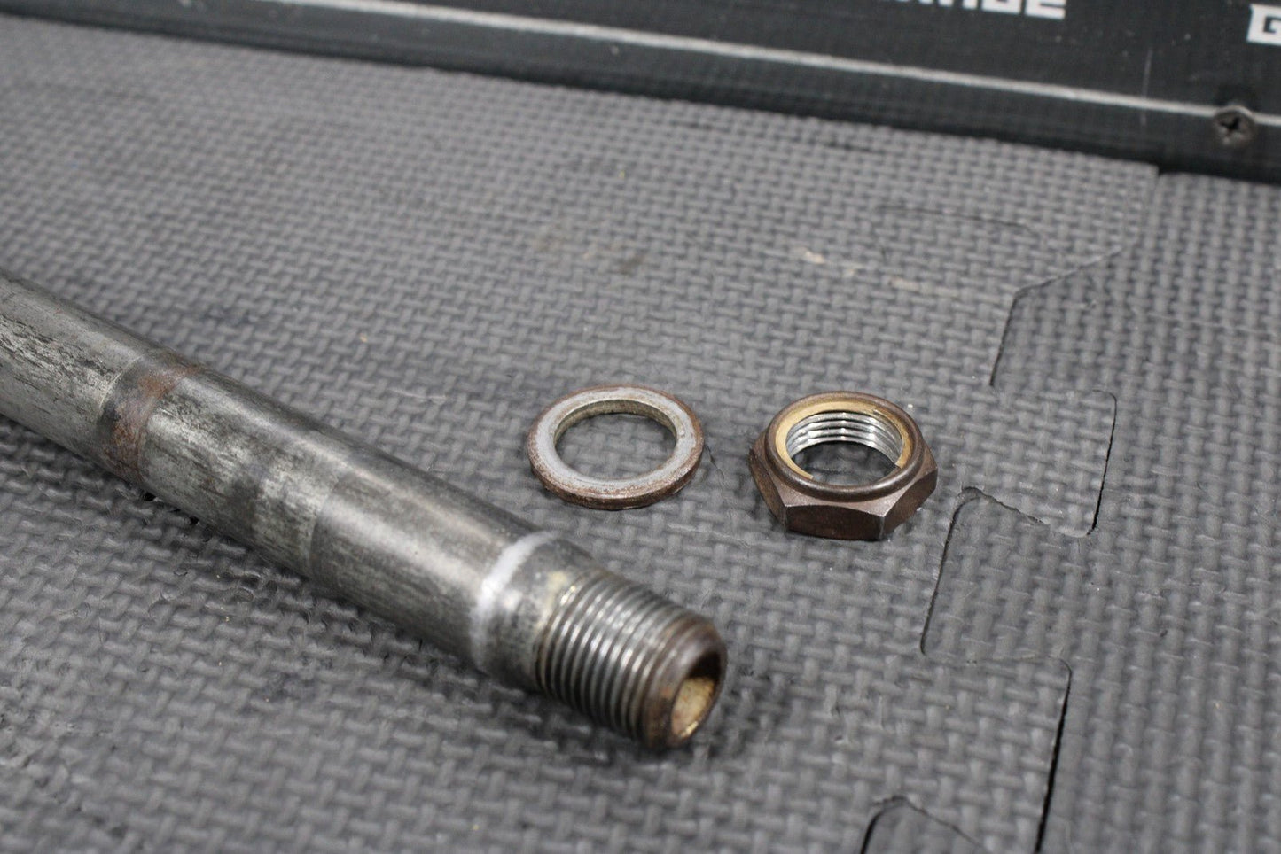 2000 SUZUKI 00 - 04 DRZ400 DRZ400E OEM FRONT WHEEL RIM AXLE PIVOT BOLT - hggarage