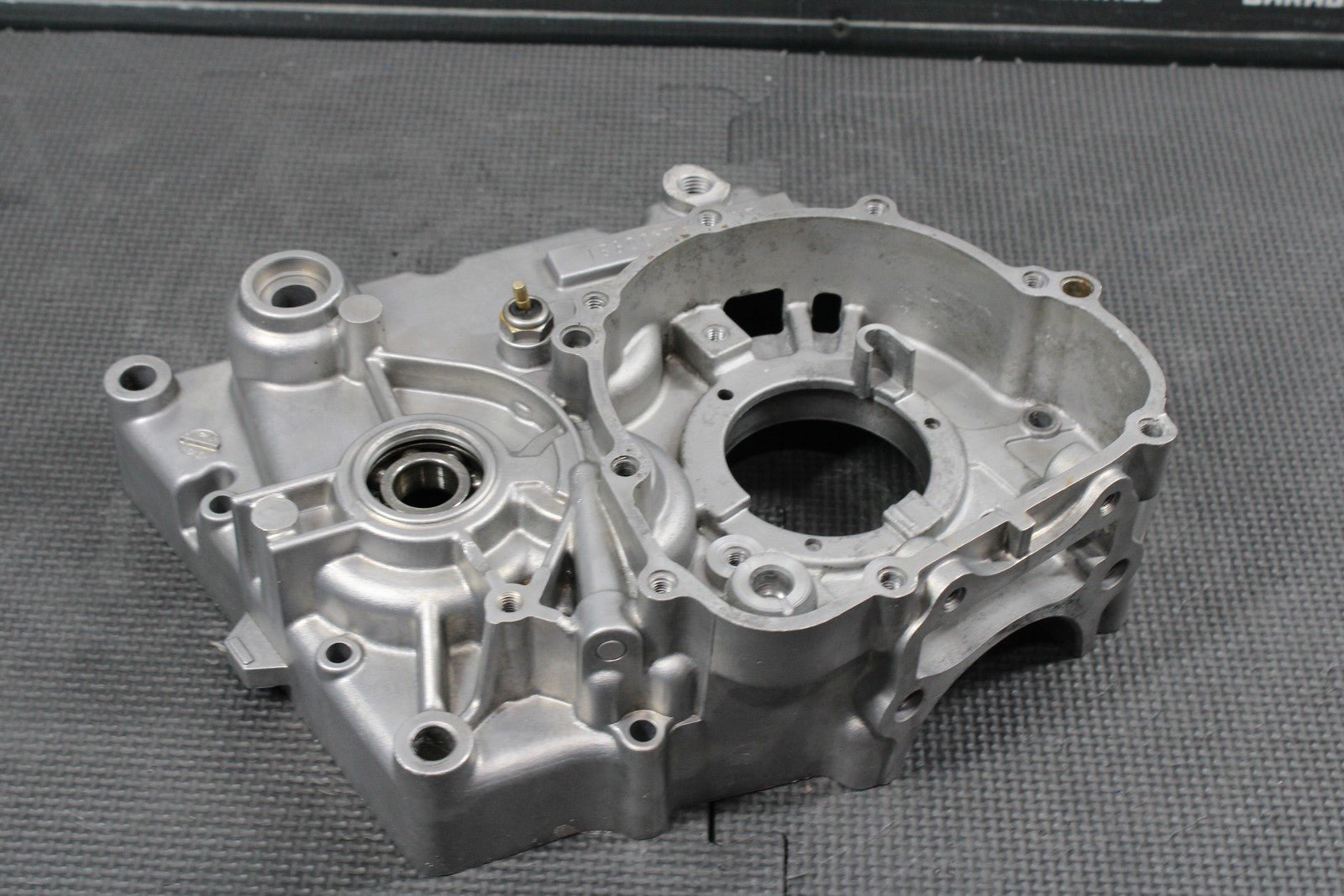 2008 KAWASAKI KLX140 OEM LEFT ENGINE CRANKCASE CRANK CASES BLOCK NEEDS REPAIR! - hggarage