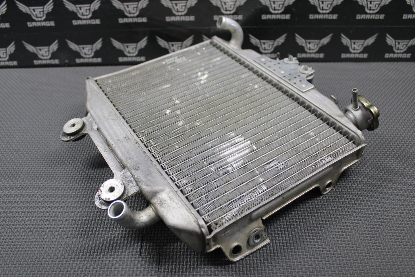 1997 HONDA 97 - 99 CR250R OEM RADIATOR COOLER W/ CAP 19100 - KZ3 - J10 GOOD - hggarage