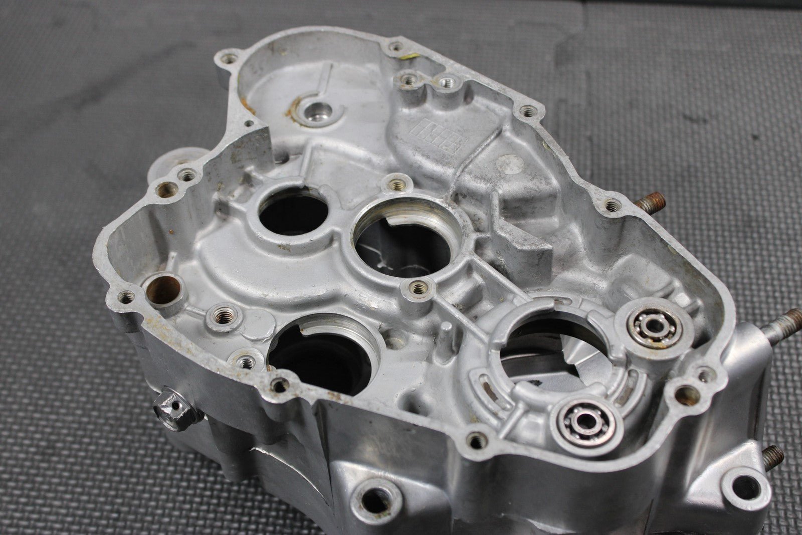 2001 KAWASAKI 01 - 05 KX100 KX85 OEM LEFT RIGHT ENGINE MOTOR CRANKCASE CRANK CASES - hggarage