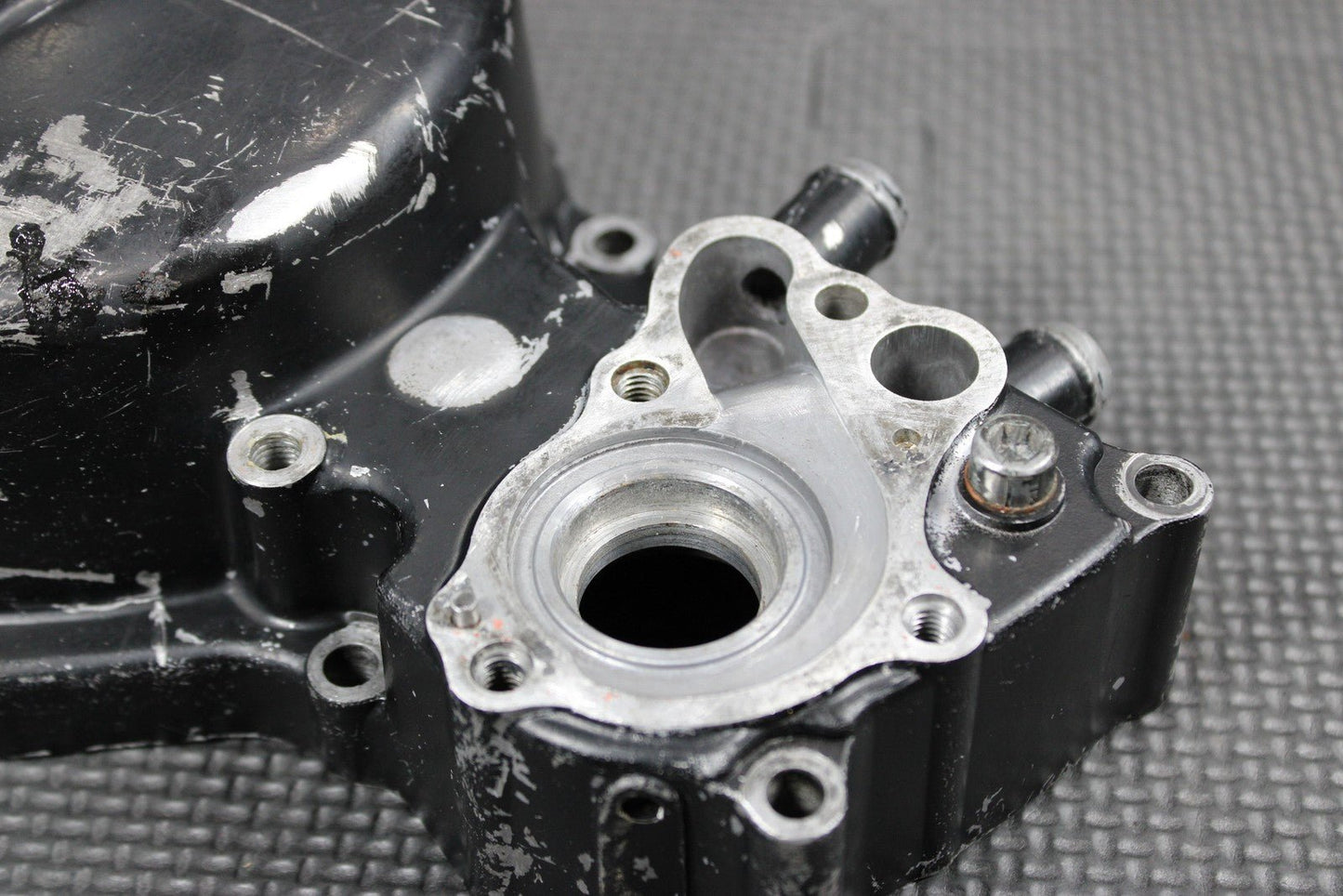 1991 86 - 95 HONDA CR80R OEM ENGINE MOTOR SIDE CLUTCH COVER 11330 - GS2 - 405 - hggarage