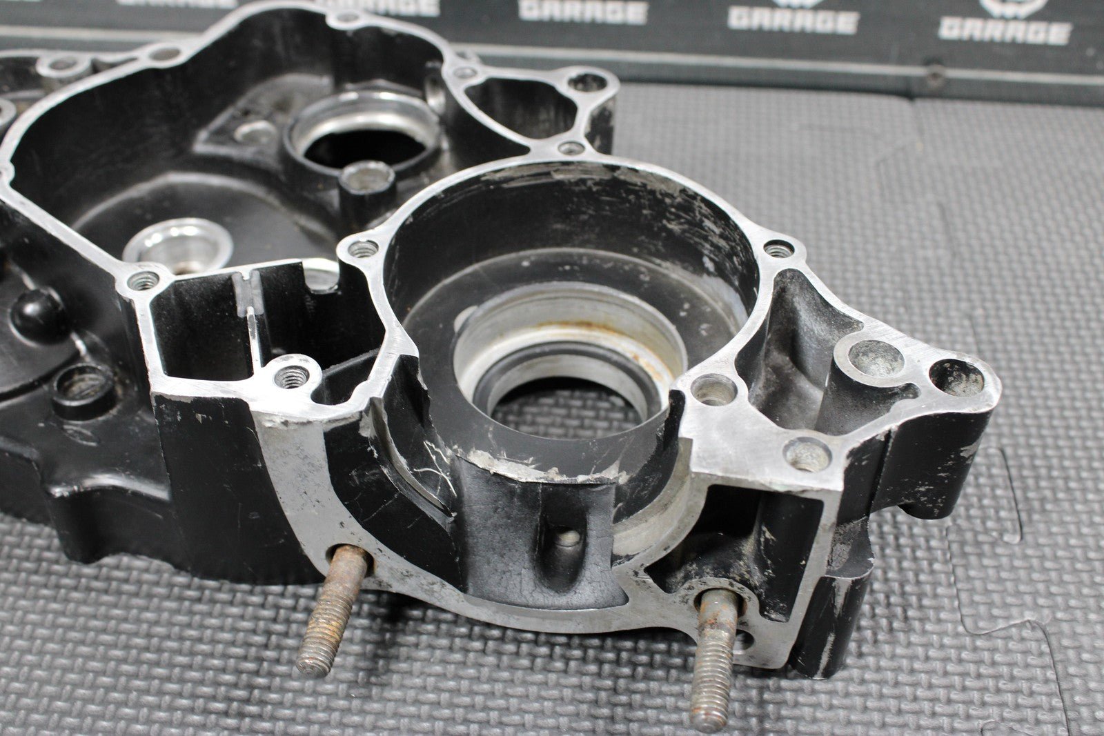 1991 86 - 95 HONDA CR80R OEM RIGHT ENGINE MOTOR CRANKCASE BLOCK 11100 - GC4 - 601 - hggarage