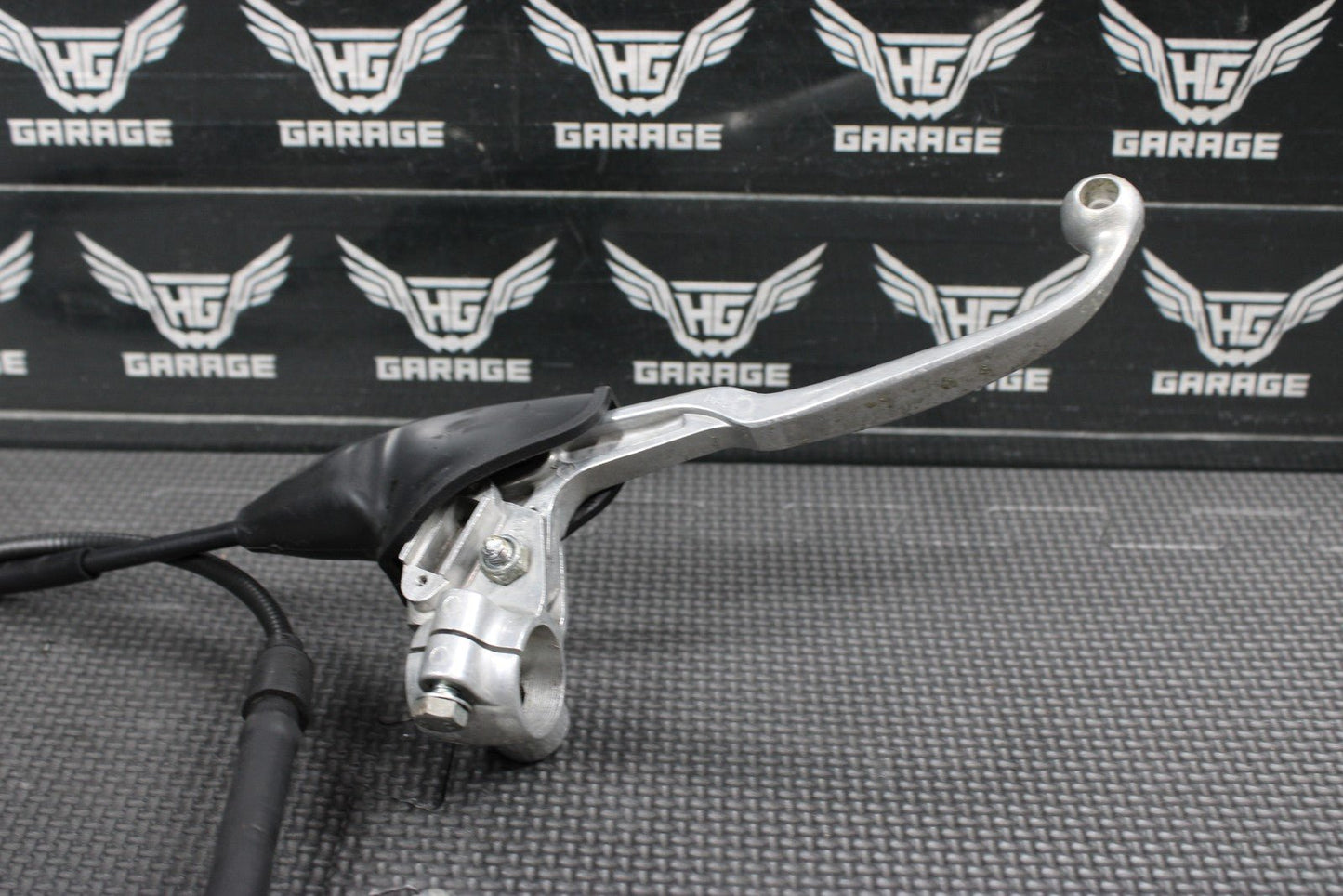 2005 SUZUKI DR200SE OEM CLUTCH CABLE LINE W LEVER & PERCH CABLE COMPLETE NICE - hggarage