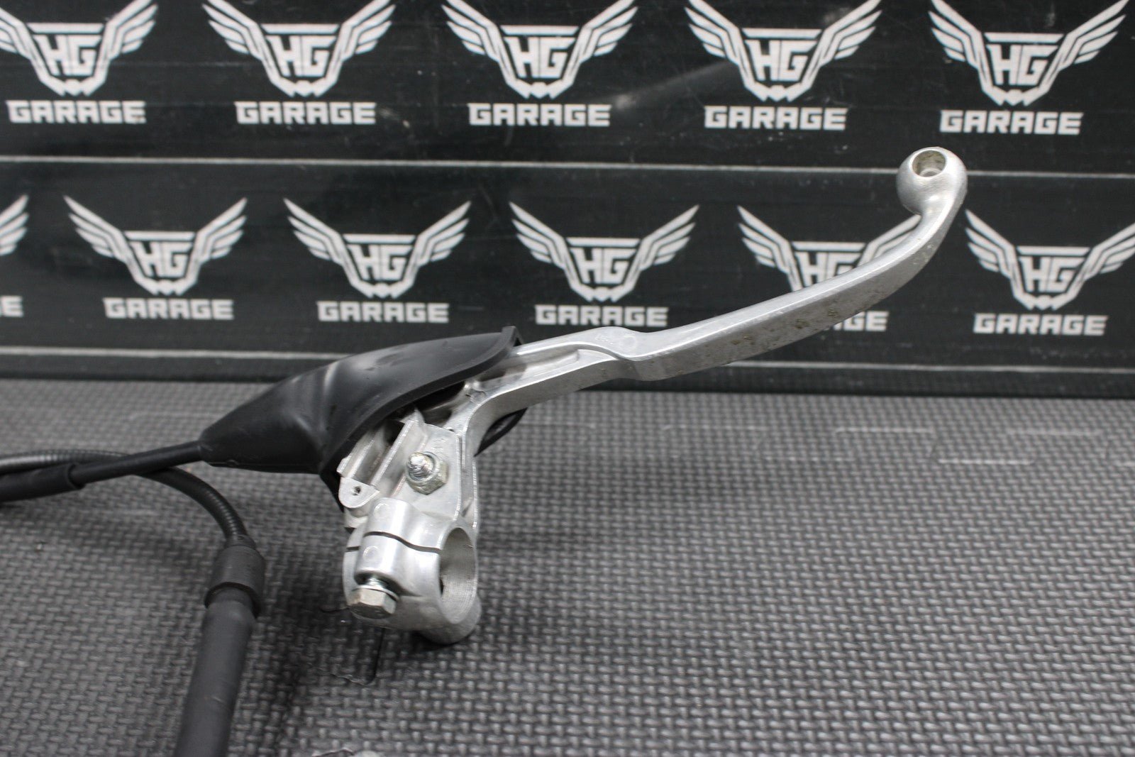 2005 SUZUKI DR200SE OEM CLUTCH CABLE LINE W LEVER & PERCH CABLE COMPLETE NICE - hggarage