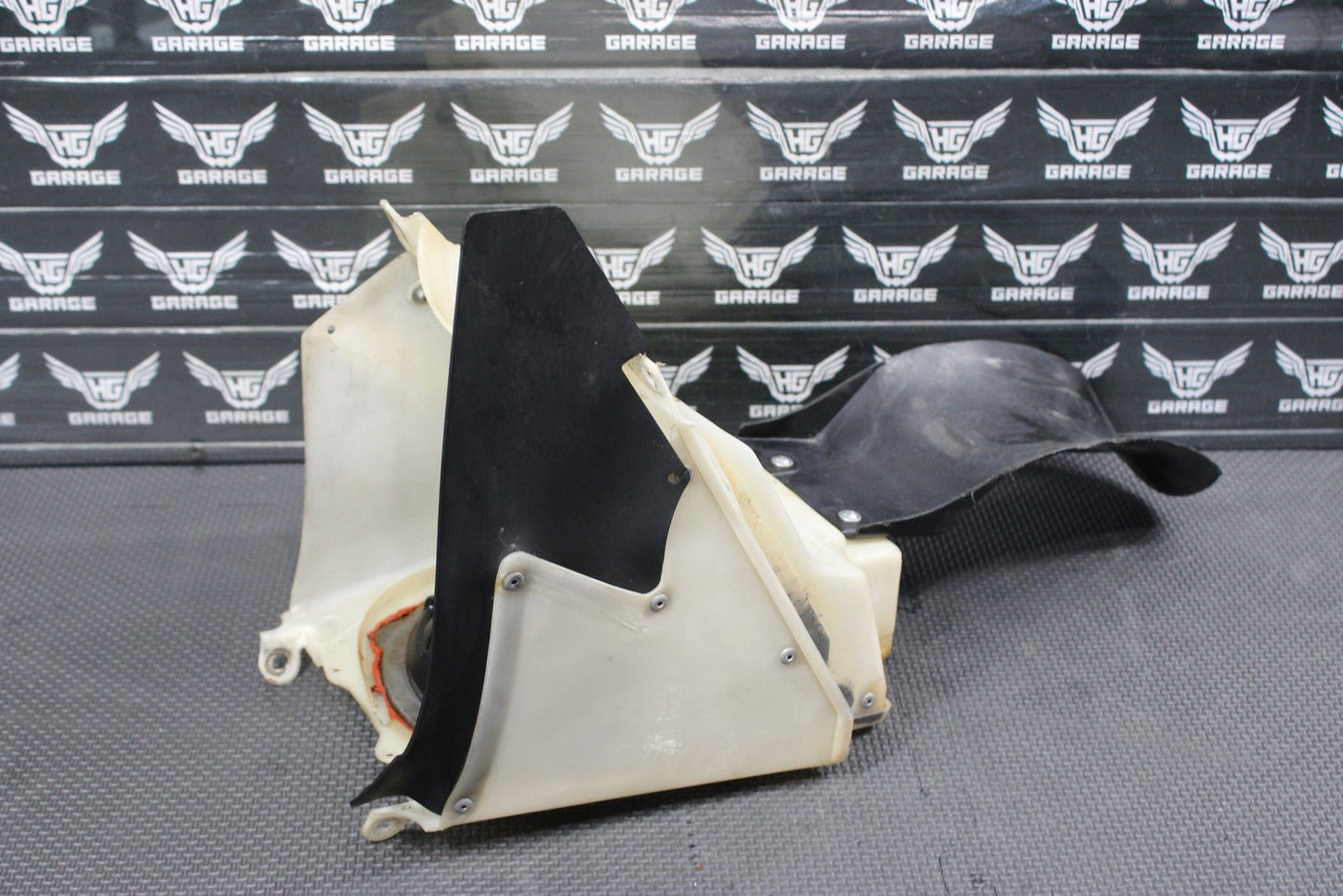 1998 HONDA CR125R OEM AIRBOX INTAKE AIR CLEANER CASE 17210 - KZ4 - J00 - hggarage